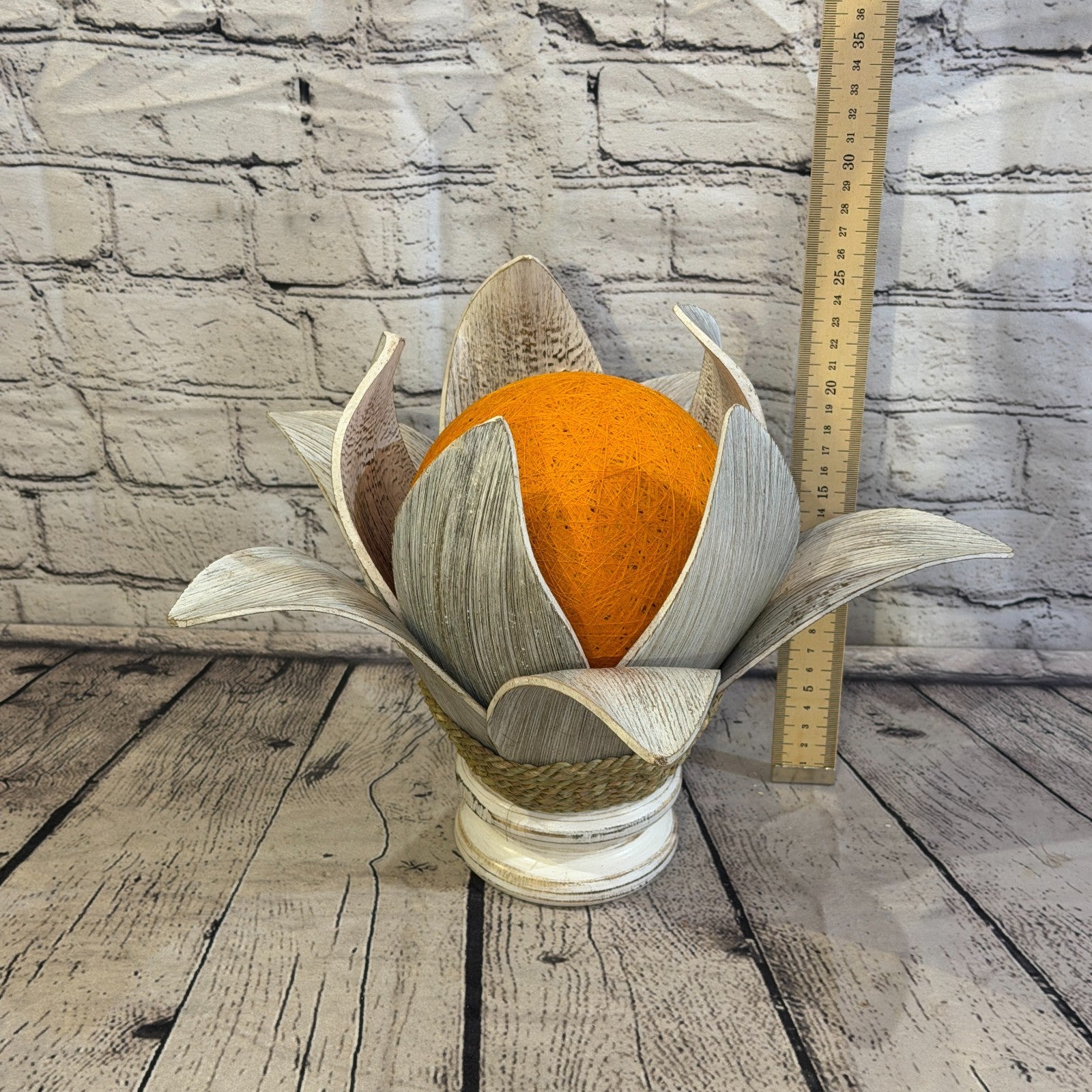 Orange Light White Natural 25cm Tall Leaf Lamp Twist LED UK Mains Plug Design 93