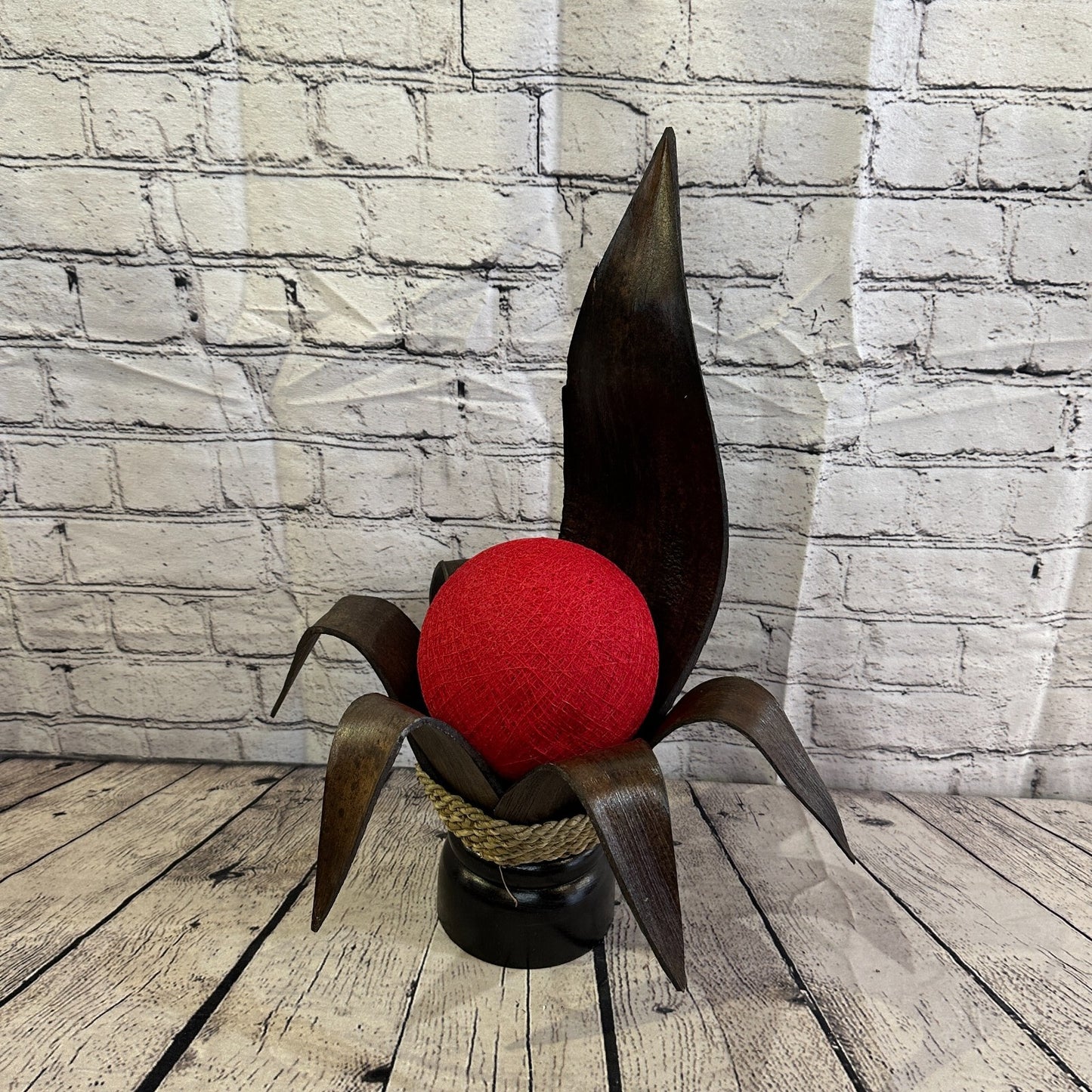 Red Brown Leaf Natural 50cm Tall Leaf Lamp Twist LED UK Mains Plug Design 101