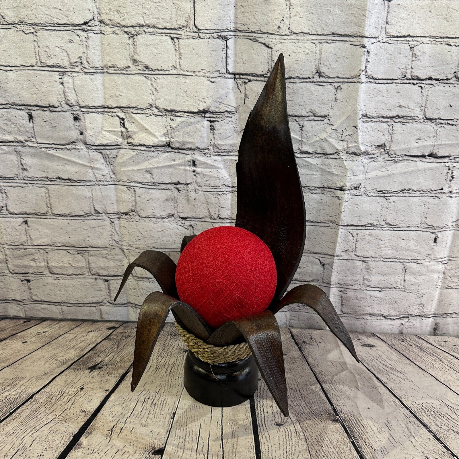 Red Brown Leaf Natural 50cm Tall Leaf Lamp Twist LED UK Mains Plug Design 101