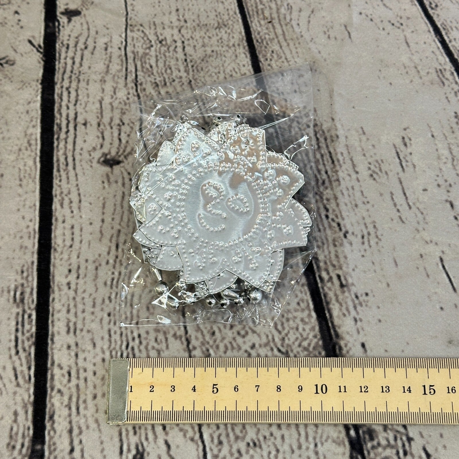 Aluminium Stamped Sitting Sun Face String Wall Hangings Home Decoration2