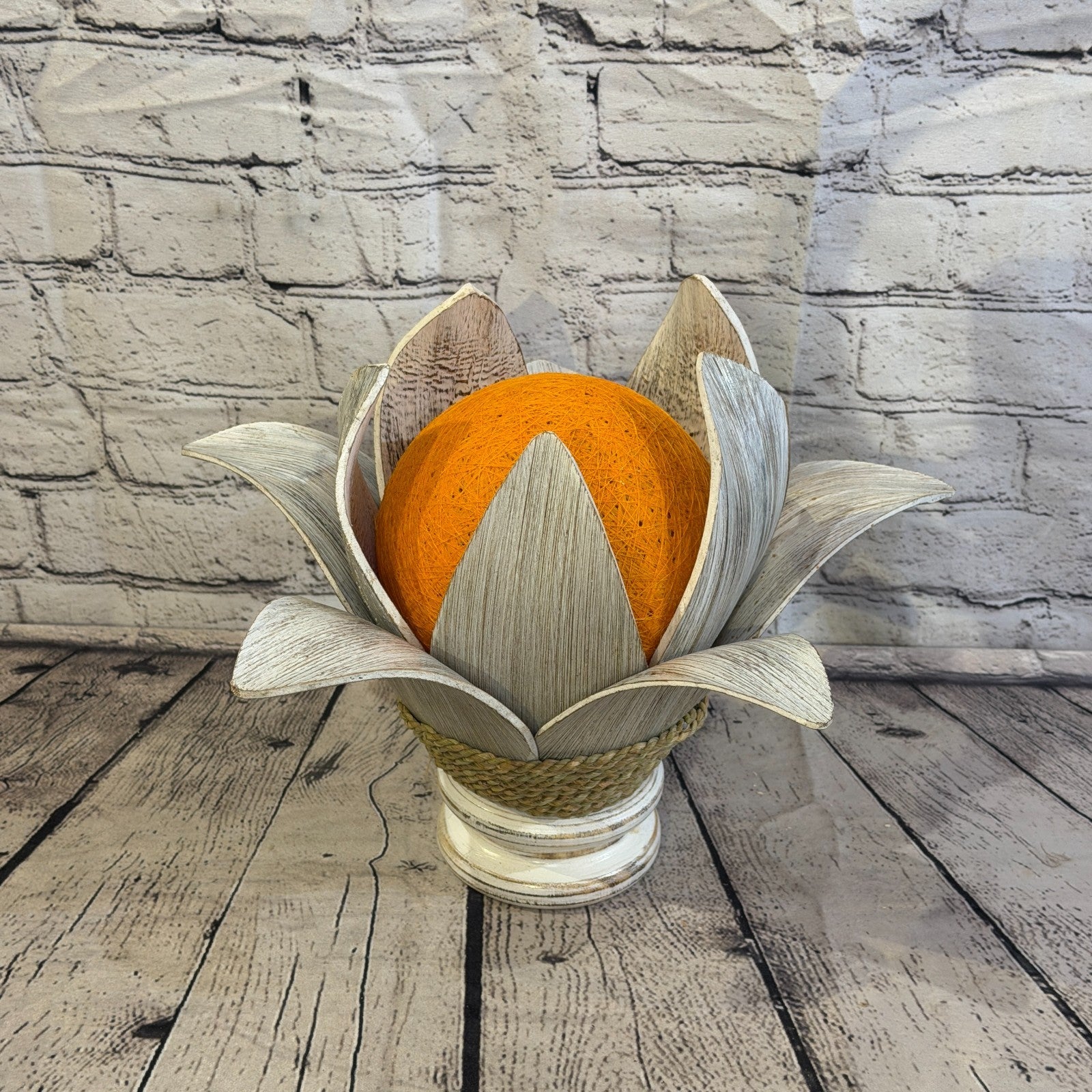 Orange Light White Natural 25cm Tall Leaf Lamp Twist LED UK Mains Plug Design 91