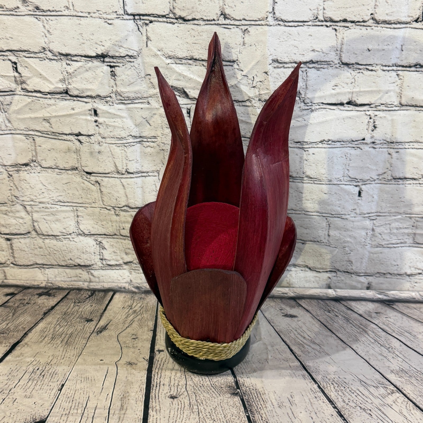 Red Light Red Natural 45cm Tall Leaf Lamp Twist LED UK Mains Plug Design 22