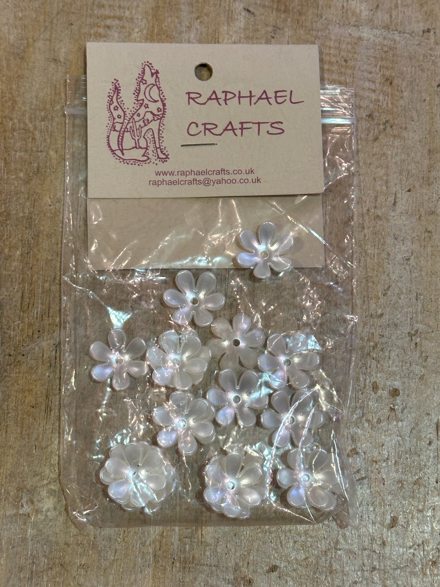 Lucite Beads White Pearly Large Daisy Flower Shaped Pack Of 20