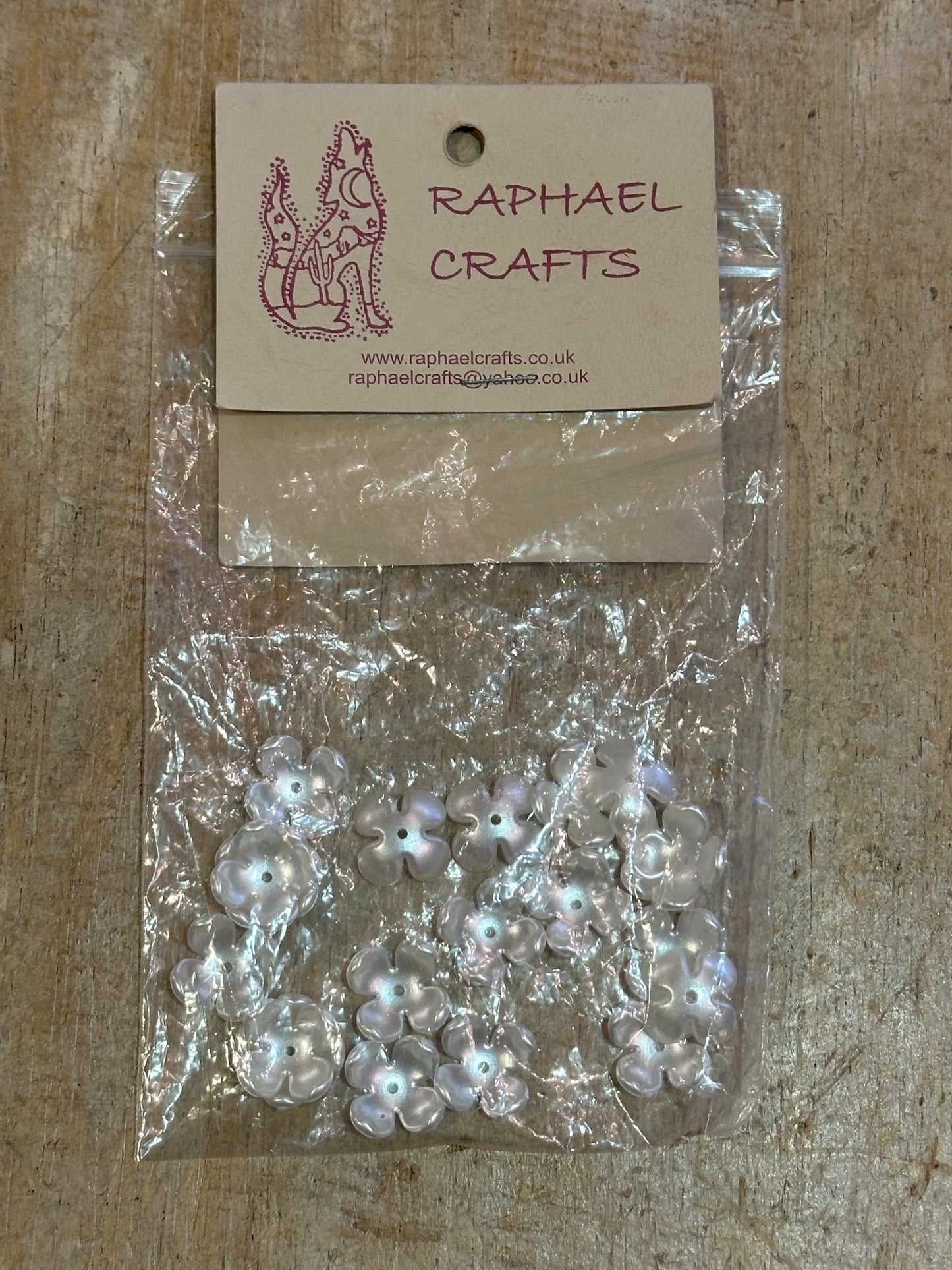 Lucite Beads White Pearly Small Daisy Flower Shaped Pack Of 20