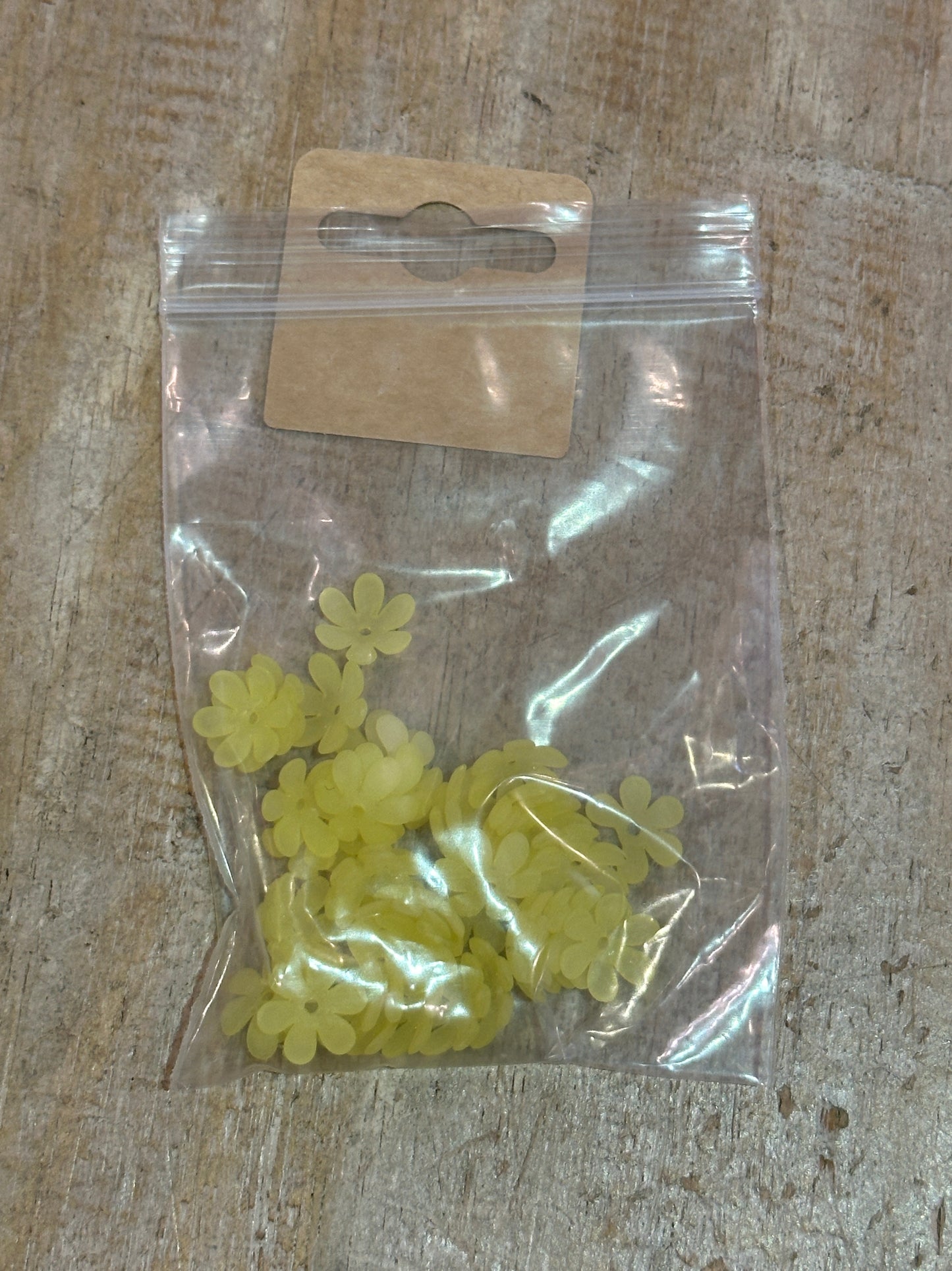 Lucite Beads Small Daisy Yellow Flower Shaped Pack Of 20