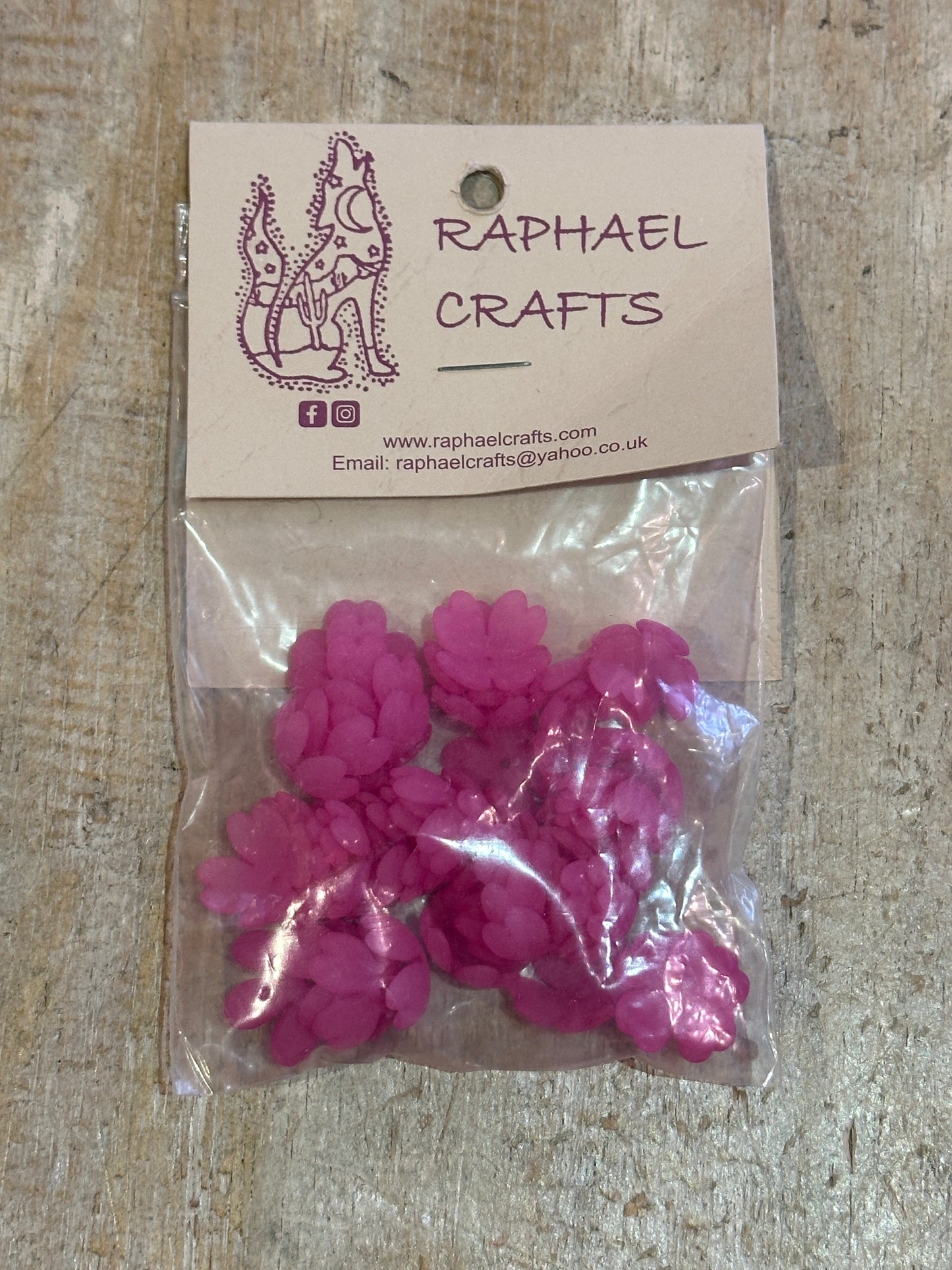 Lucite Beads Small Daisy Dark Pink Flower Shaped Pack Of 20