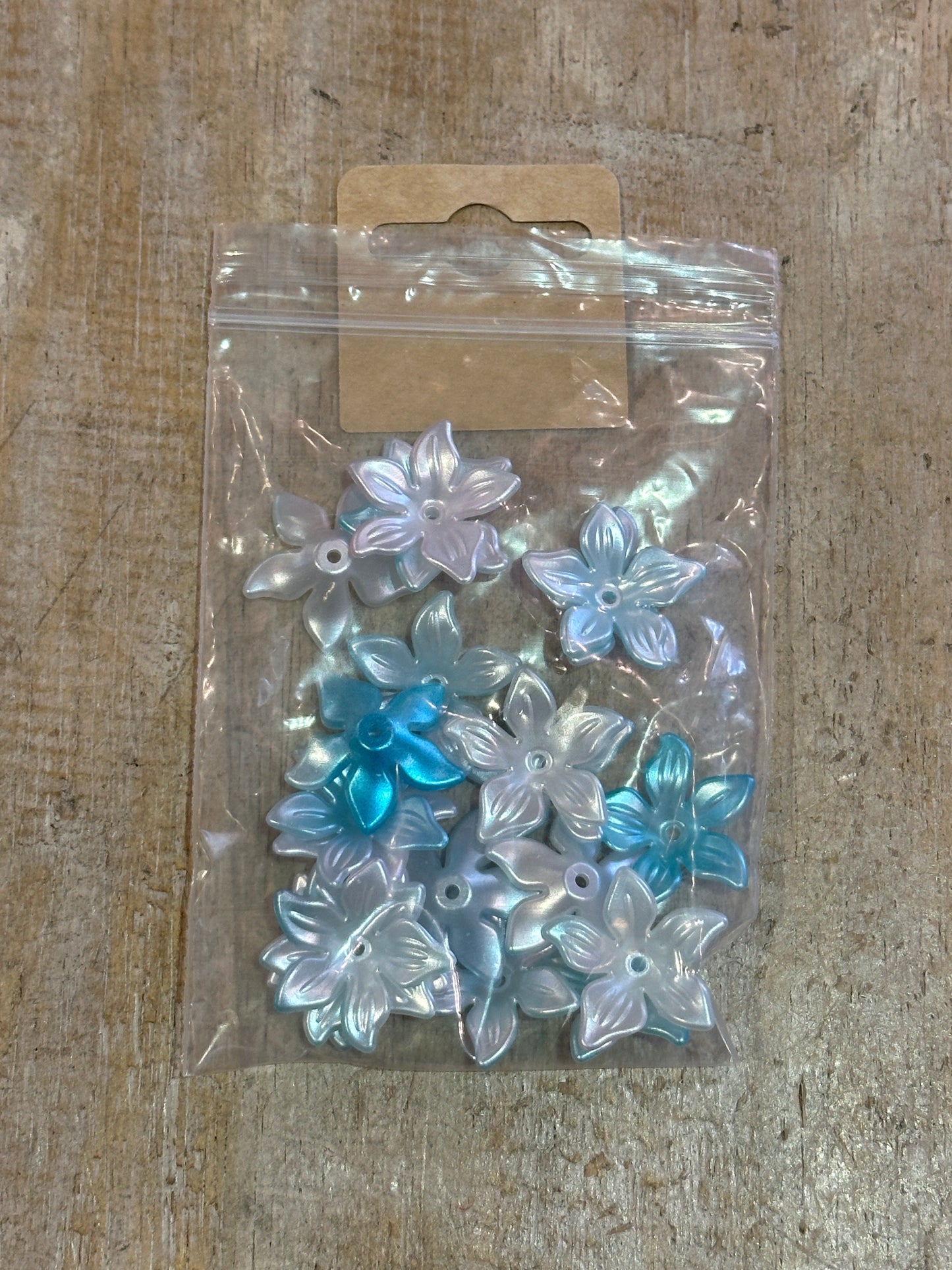 Lucite Beads Five Petal Daisy Turquoise & White Flower Shaped Pack Of 20