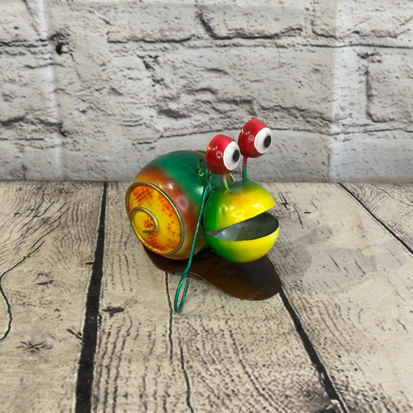 10cm x 10cm Green Snail Bug Cartoon Hanging Hook Ornament Painted Statue
