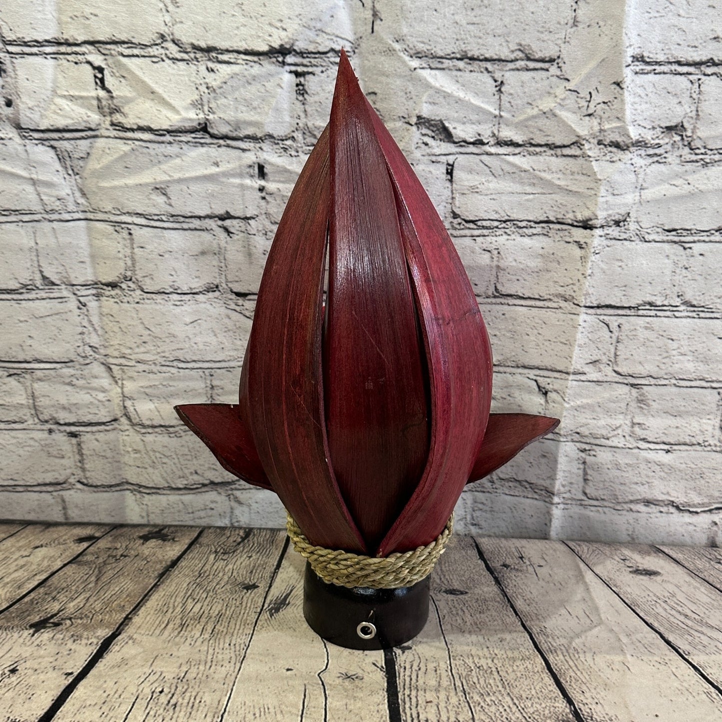 Red Red Leaf Natural 40cm Tall Leaf Lamp Twist LED UK Mains Plug Design 9