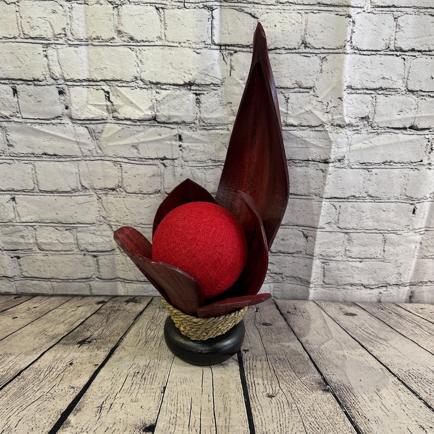 Red Red Leaf Natural 45cm Tall Leaf Lamp Twist LED UK Mains Plug Design 7