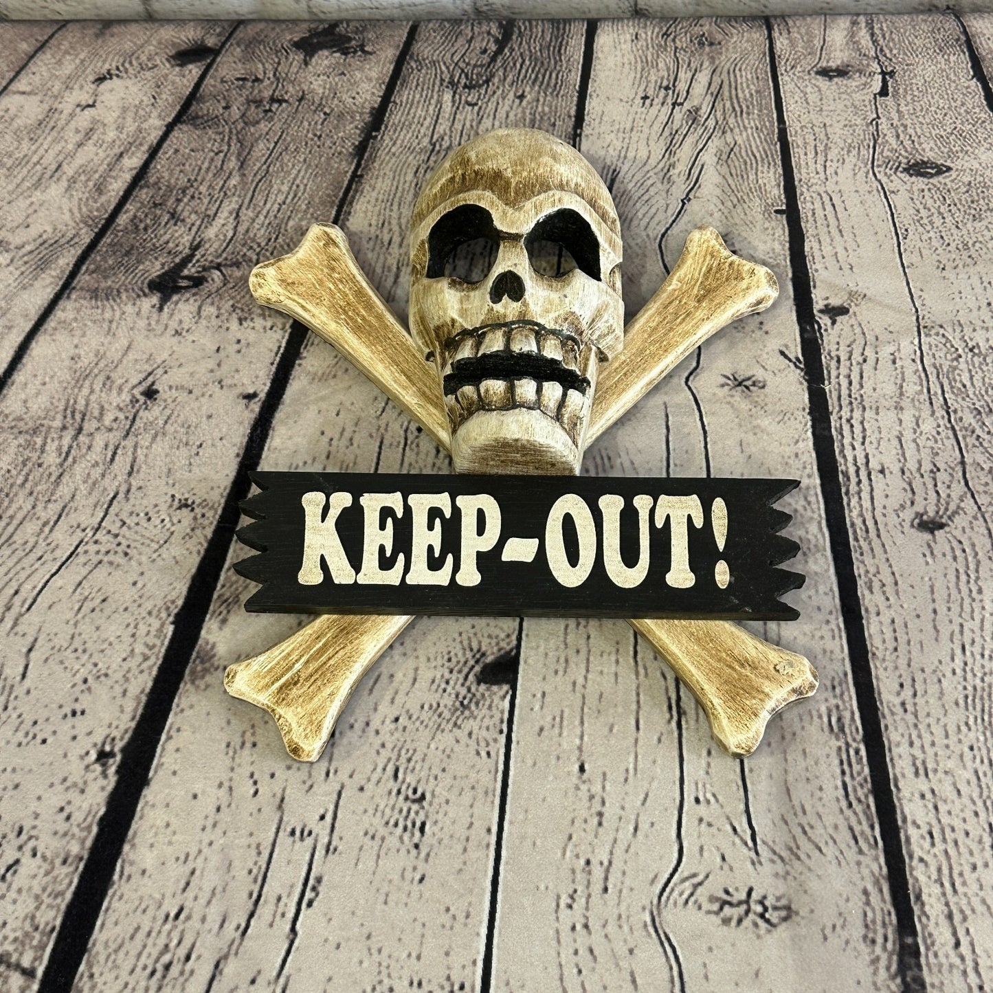 Skull & Crossbones Keep Out Pirate Sign Door Plaque 20cm x 20cm Handmade