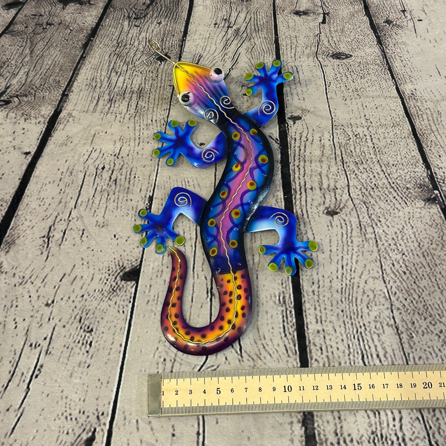 25cm x 12cm Blue Gecko Lizard Metal Tin Wall Hanging Ornament Painted Statue