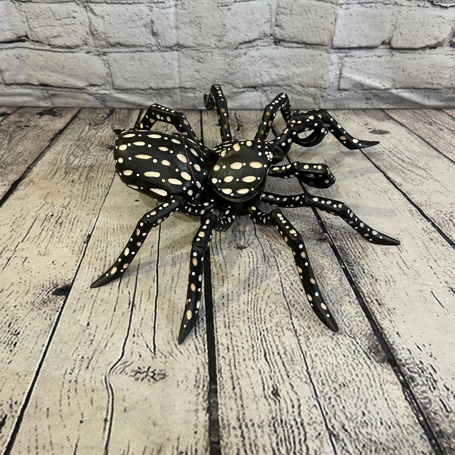 30cm x 25cm Wood Dark Spider Carving Hand Carved Walking Spider Tarantula Statue