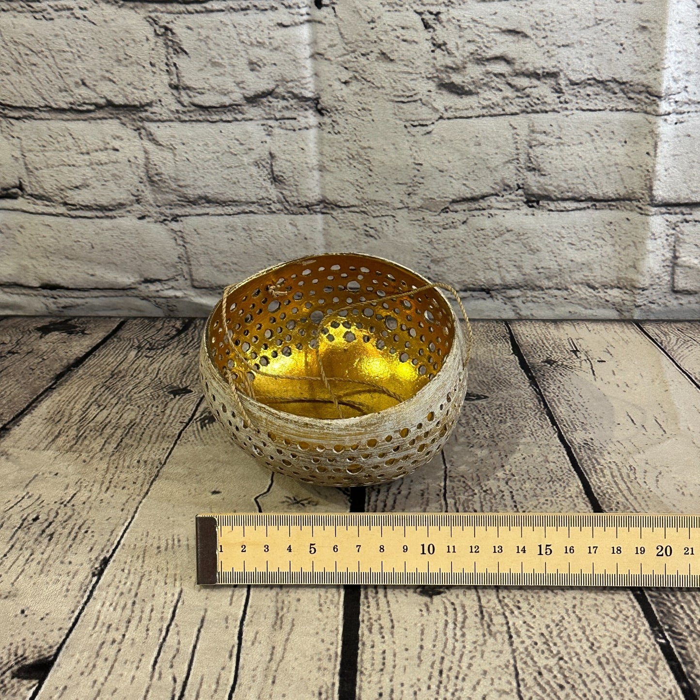White Coconut Shell Hanging Basket Orchid Planter Balcony Decorative Vase