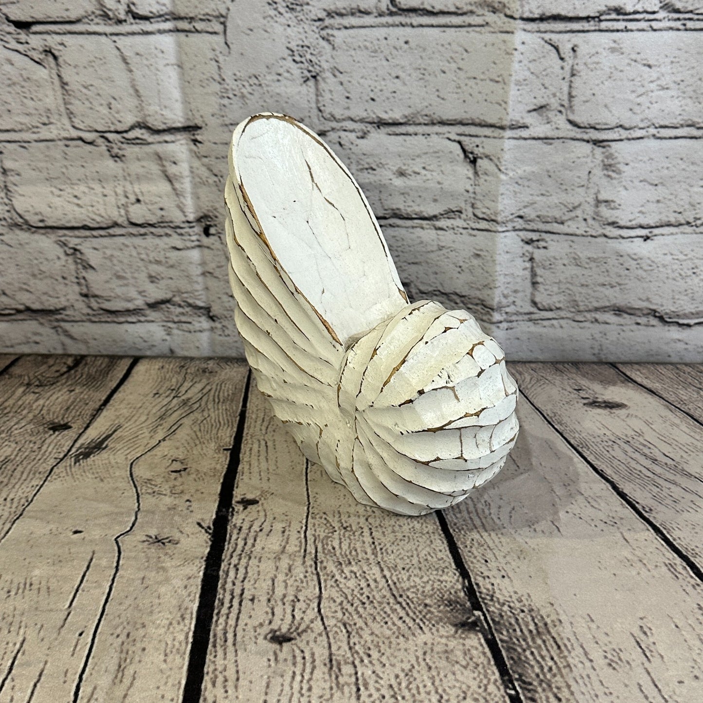 18cm White Polish Nautilus Shell Ornament Decor Carved Light Wood Parcel Figure