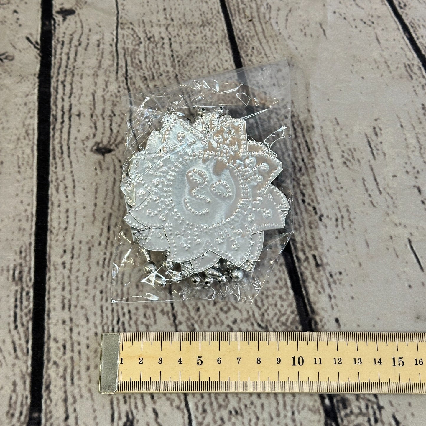 Aluminium Stamped Sitting Sun Face String Wall Hangings Home Decoration