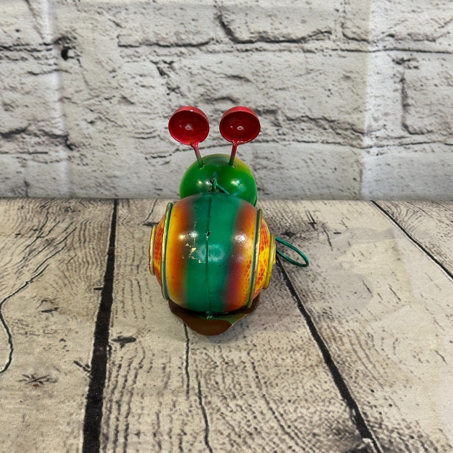 10cm x 10cm Green Snail Bug Cartoon Hanging Hook Ornament Painted Statue