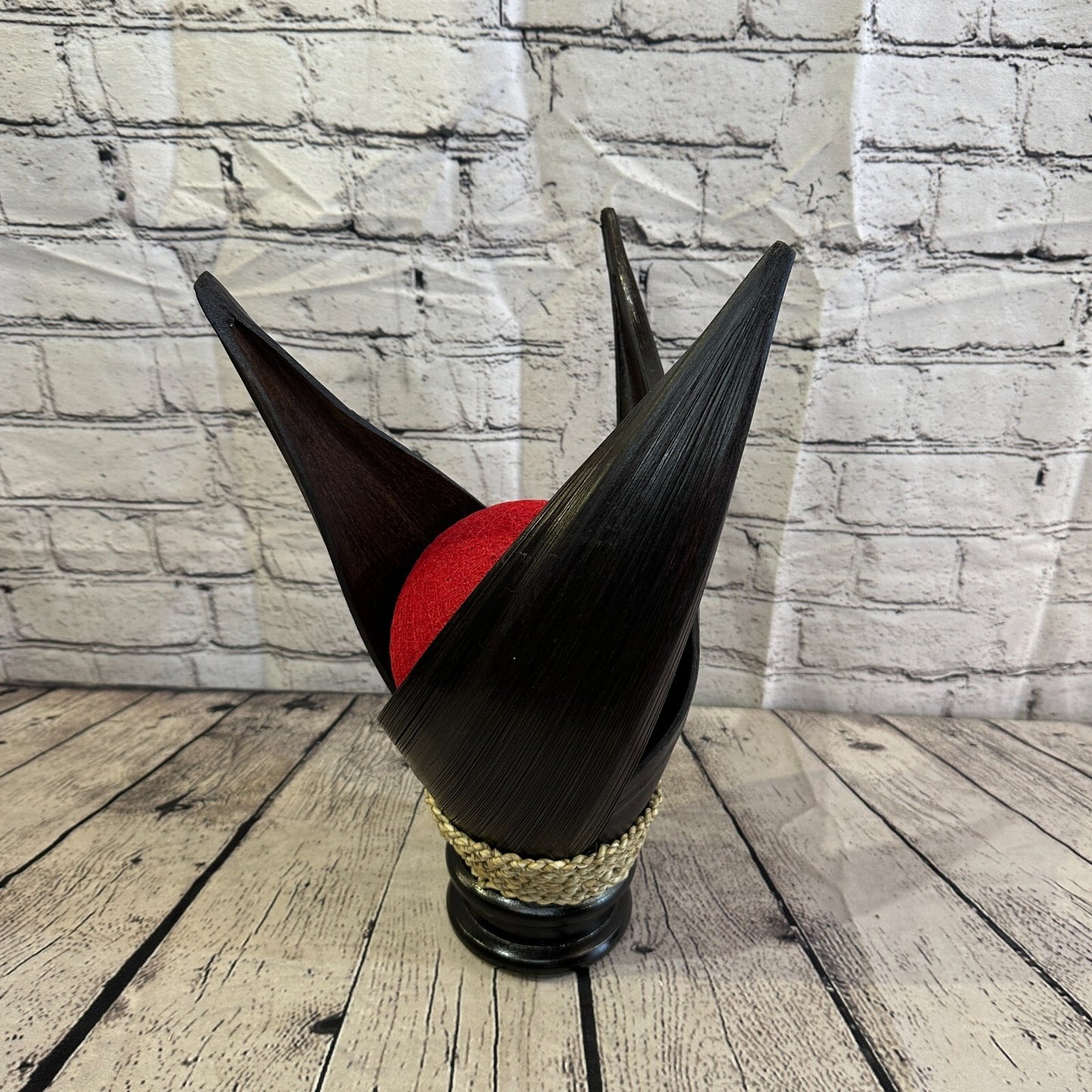 Red Dark Brown Natural 40cm Tall Leaf Lamp Twist LED UK Mains Plug Design 1