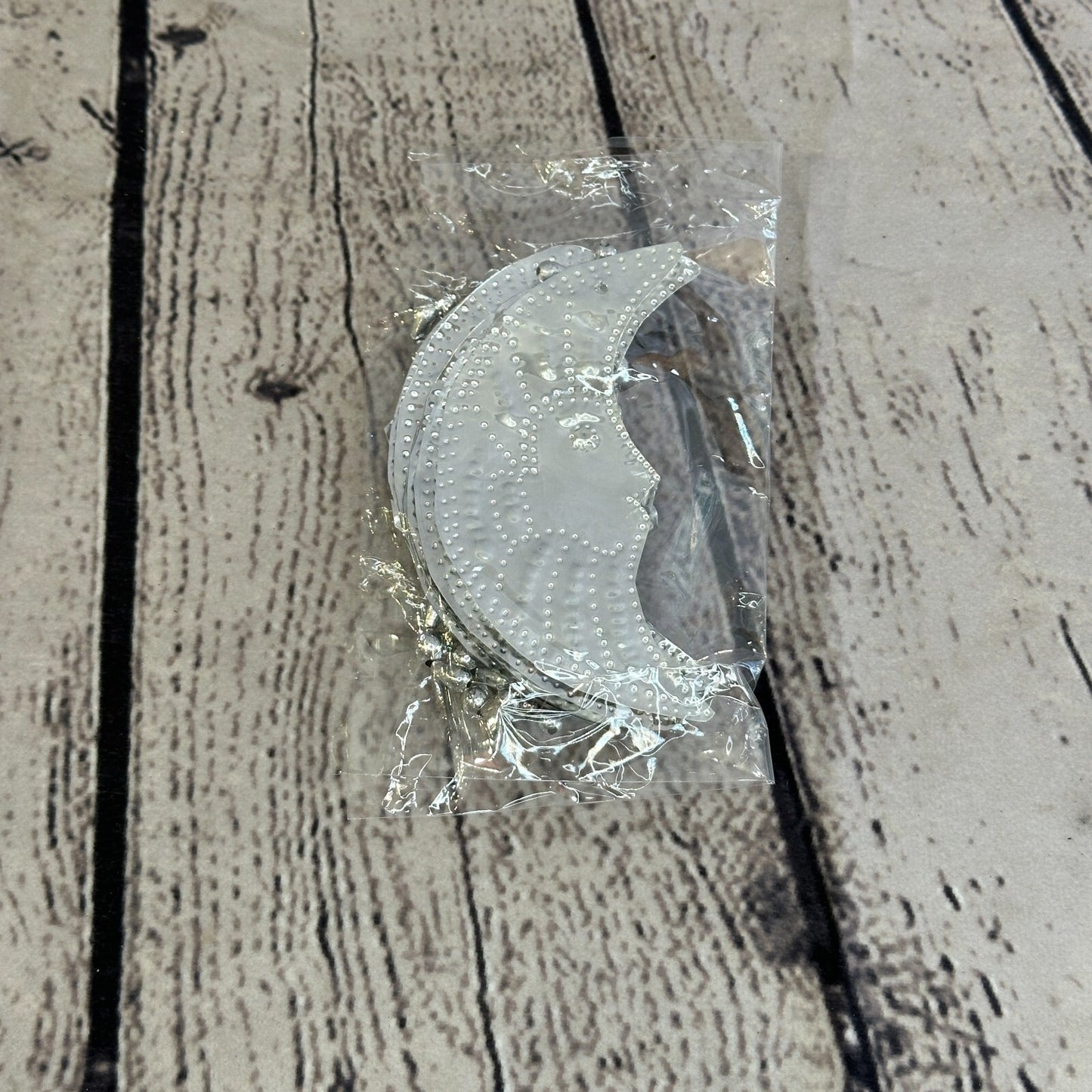 Aluminium Stamped Sitting Moon Face String Wall Hangings Home Decoration