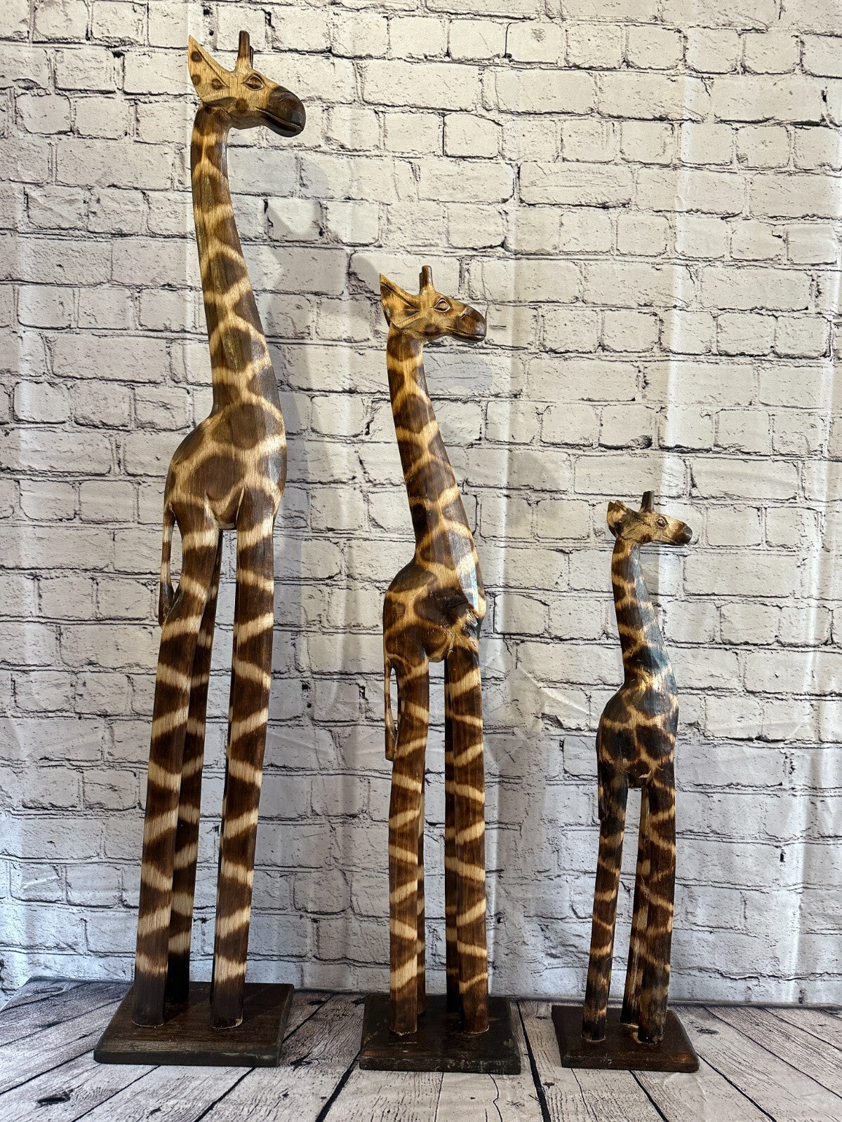 100cm Burnt Pattern Wood Giraffe Tall Statue Wood Modern Hand Carved Painted