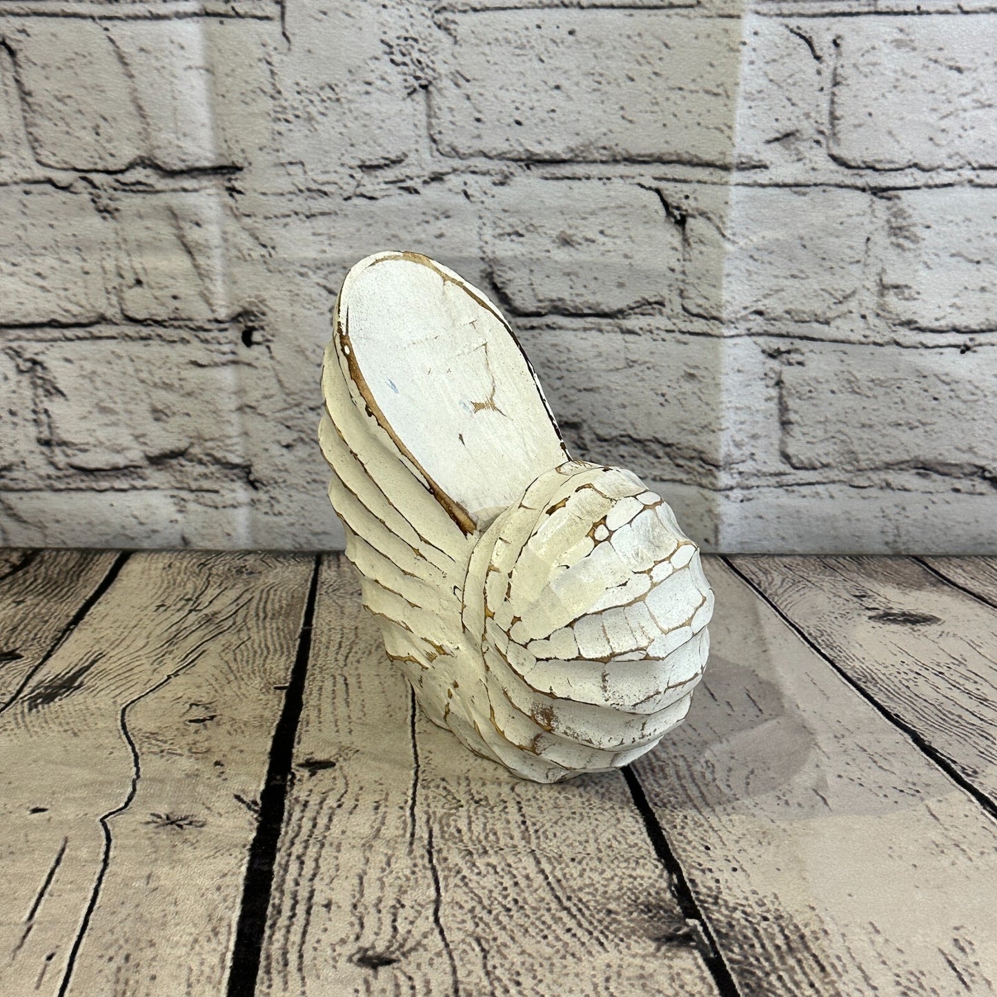 15cm White Polish Nautilus Shell Ornament Decor Carved Light Wood Parcel Figure