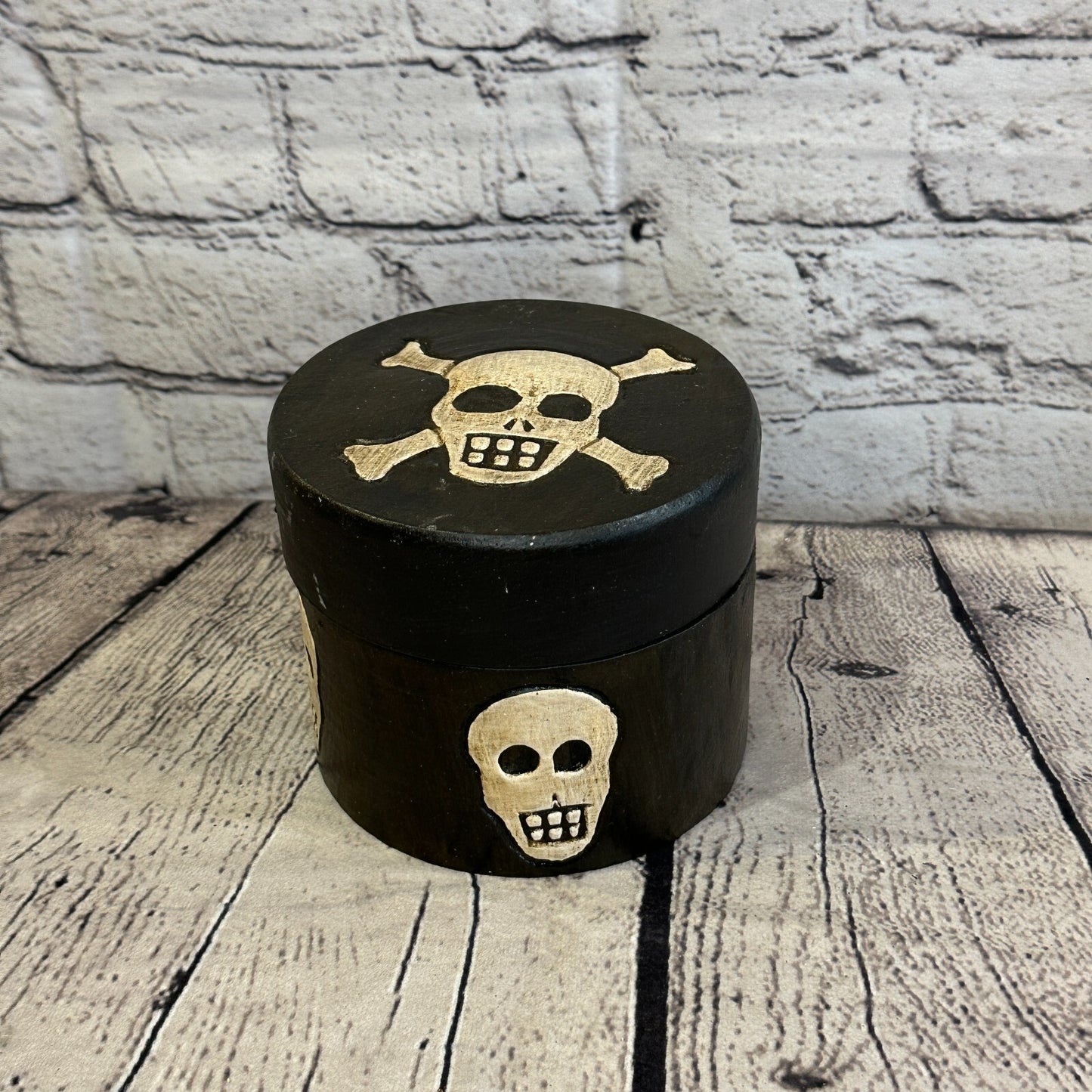 10cm x 10cm x 10cm Cylinde Pirate Wooden Gothic Skeleton Skull Jewellery Box