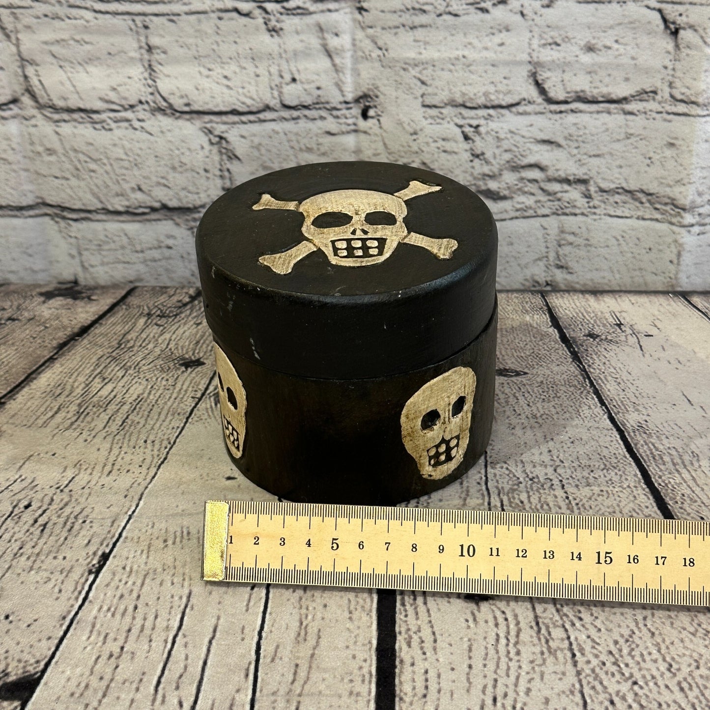 10cm x 10cm x 10cm Cylinde Pirate Wooden Gothic Skeleton Skull Jewellery Box