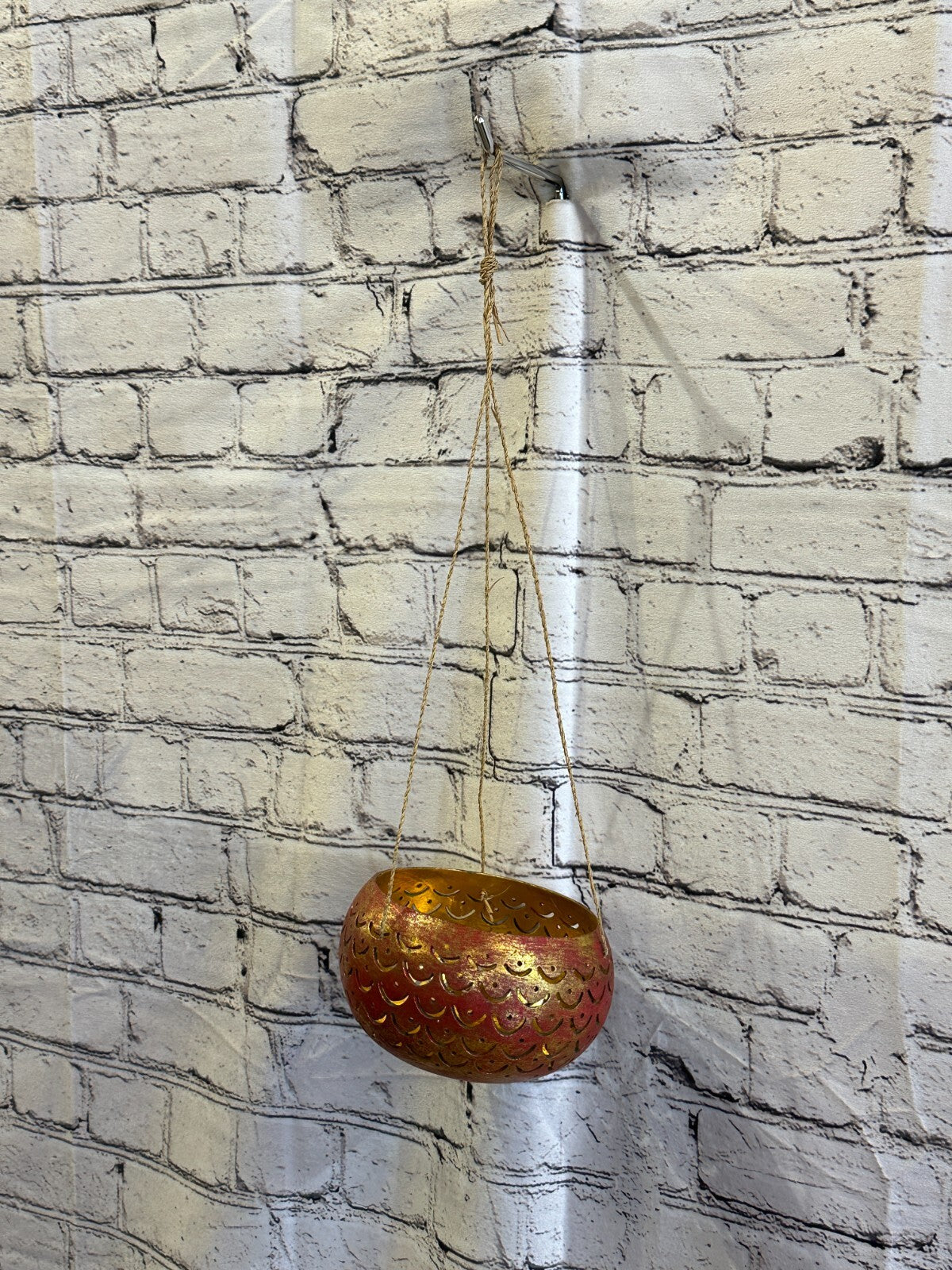 Red Coconut Shell Hanging Basket Orchid Planter Balcony Decorative Vase
