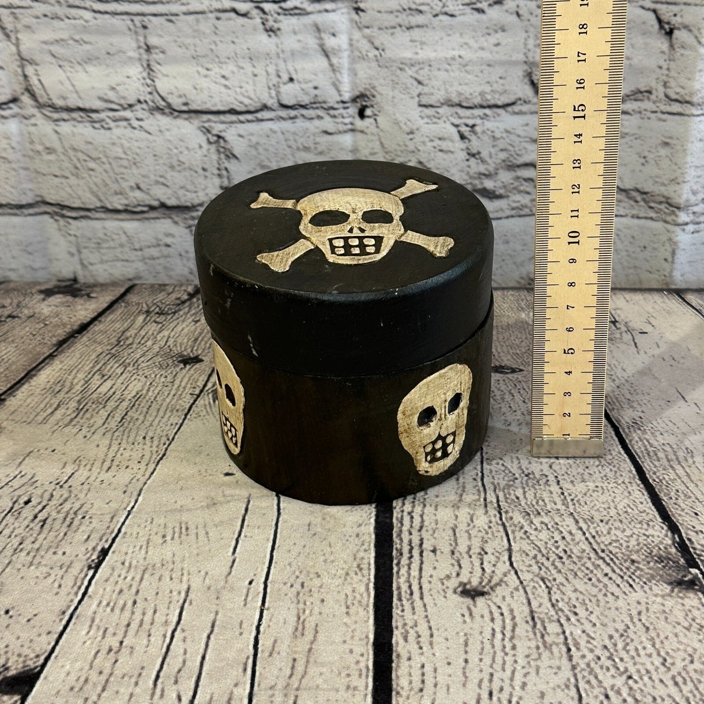 10cm x 10cm x 10cm Cylinde Pirate Wooden Gothic Skeleton Skull Jewellery Box