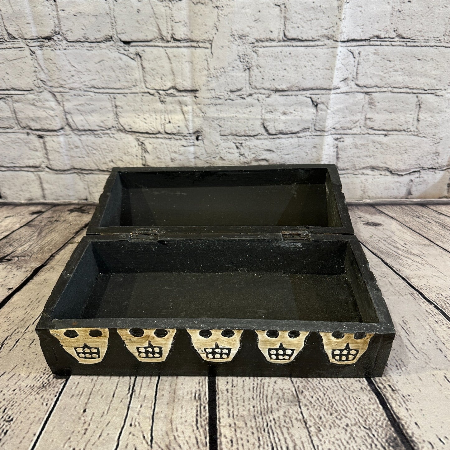26cm x 12cm x 12cm Trunk Wooden Gothic Skeleton Skull Coffin Jewellery Box