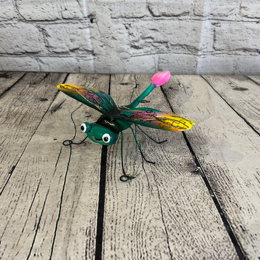 20cm x 15cm Green Dragonfly Bug Metal Tin Wall Hanging Ornament Painted Statue