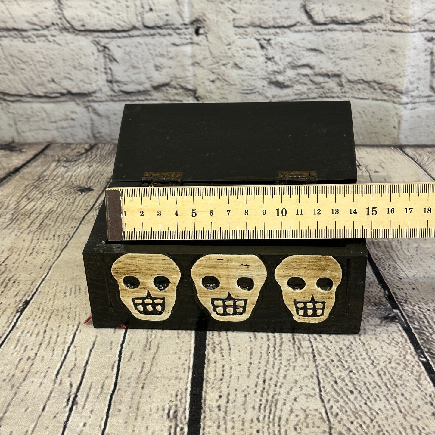 15cm x 8cm x 8cm Square Wooden Gothic Skeleton Skull Coffin Jewellery Box