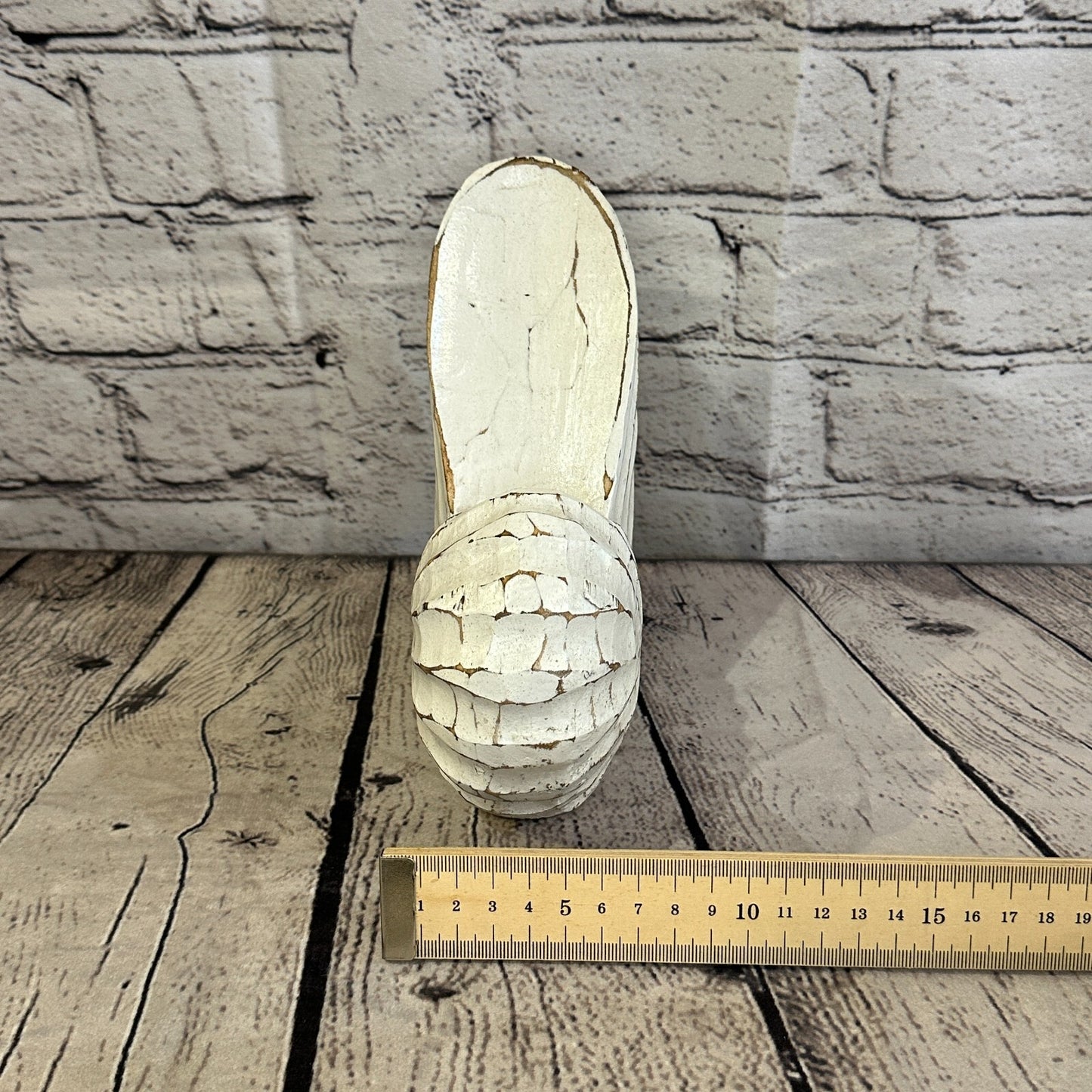 18cm White Polish Nautilus Shell Ornament Decor Carved Light Wood Parcel Figure