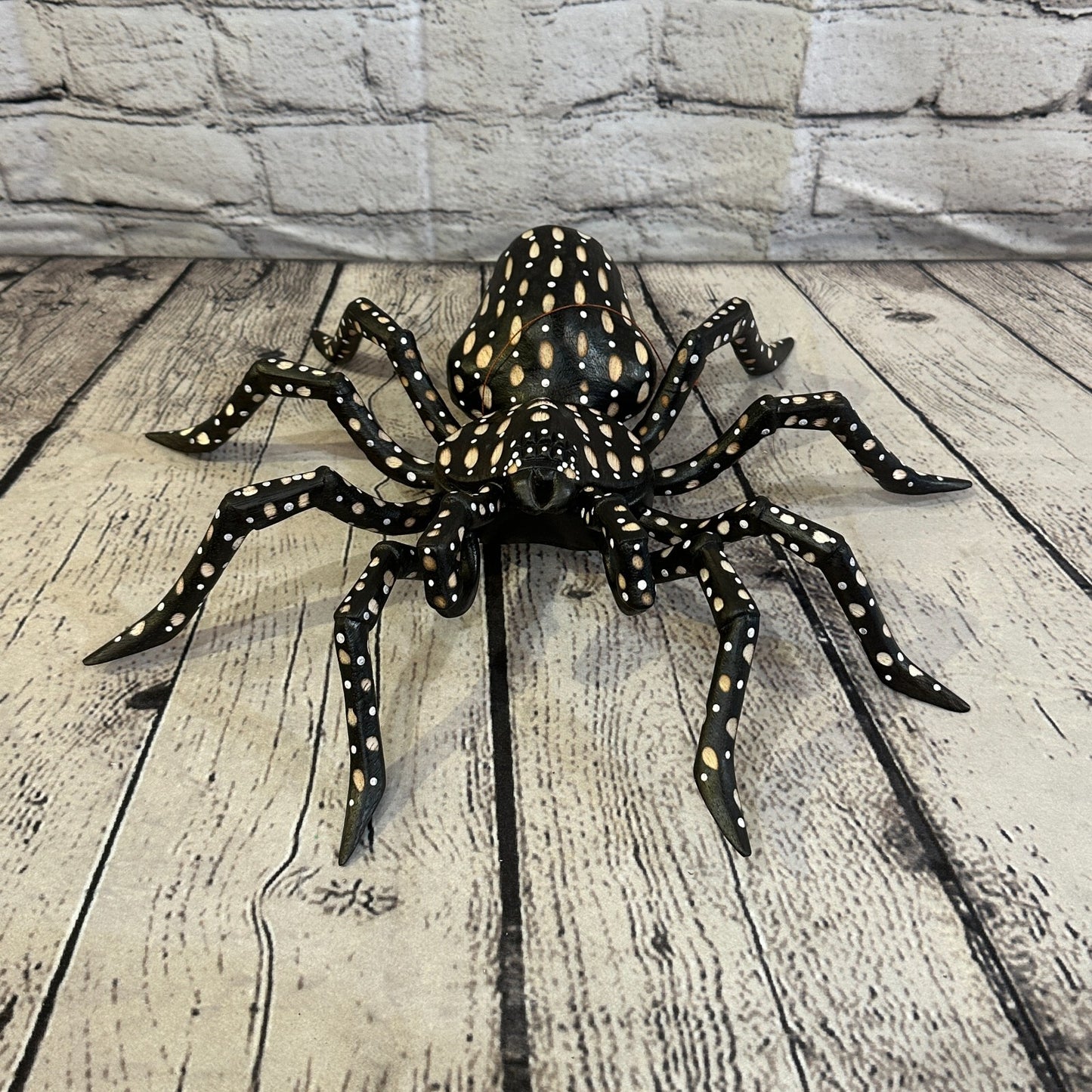 30cm x 25cm Wood Dark Spider Carving Hand Carved Walking Spider Tarantula Statue
