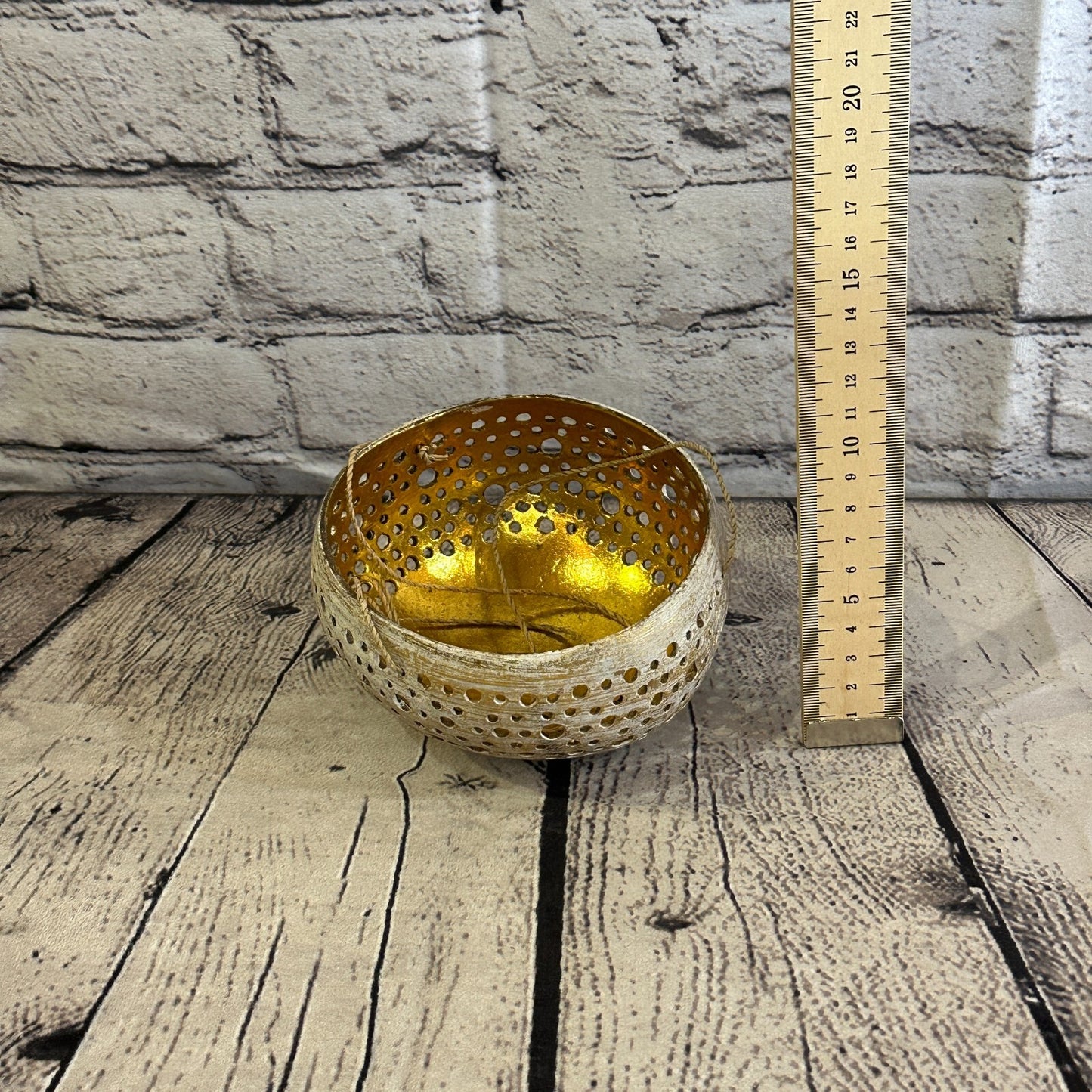 White Coconut Shell Hanging Basket Orchid Planter Balcony Decorative Vase
