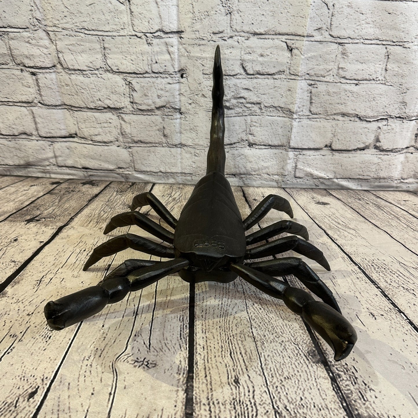 40cm x 30cm Wooden Scorpion Carving Hand Carved Walking Spider Tarantula Statue