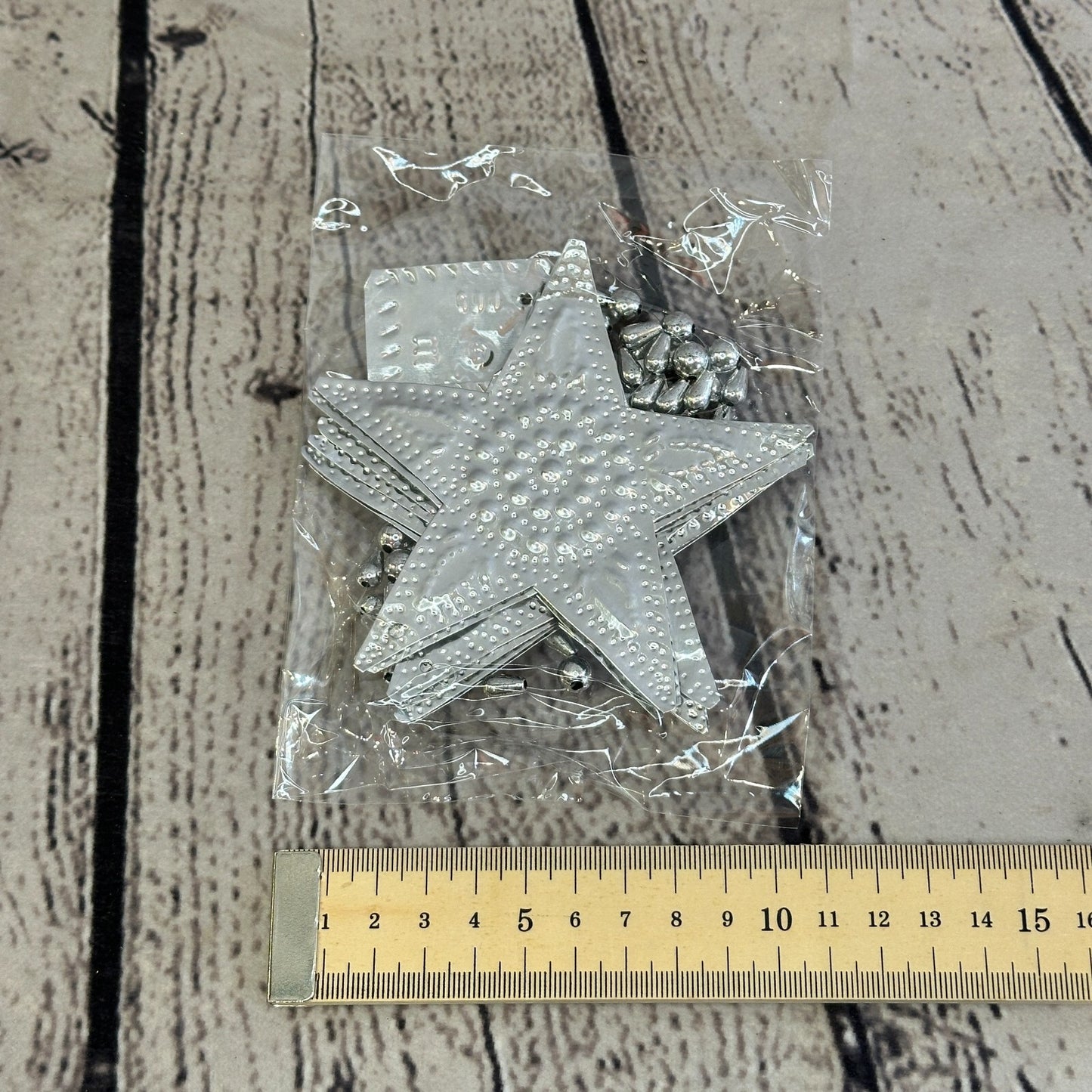 Aluminium Stamped Sitting Star String Wall Hangings Home Decoration