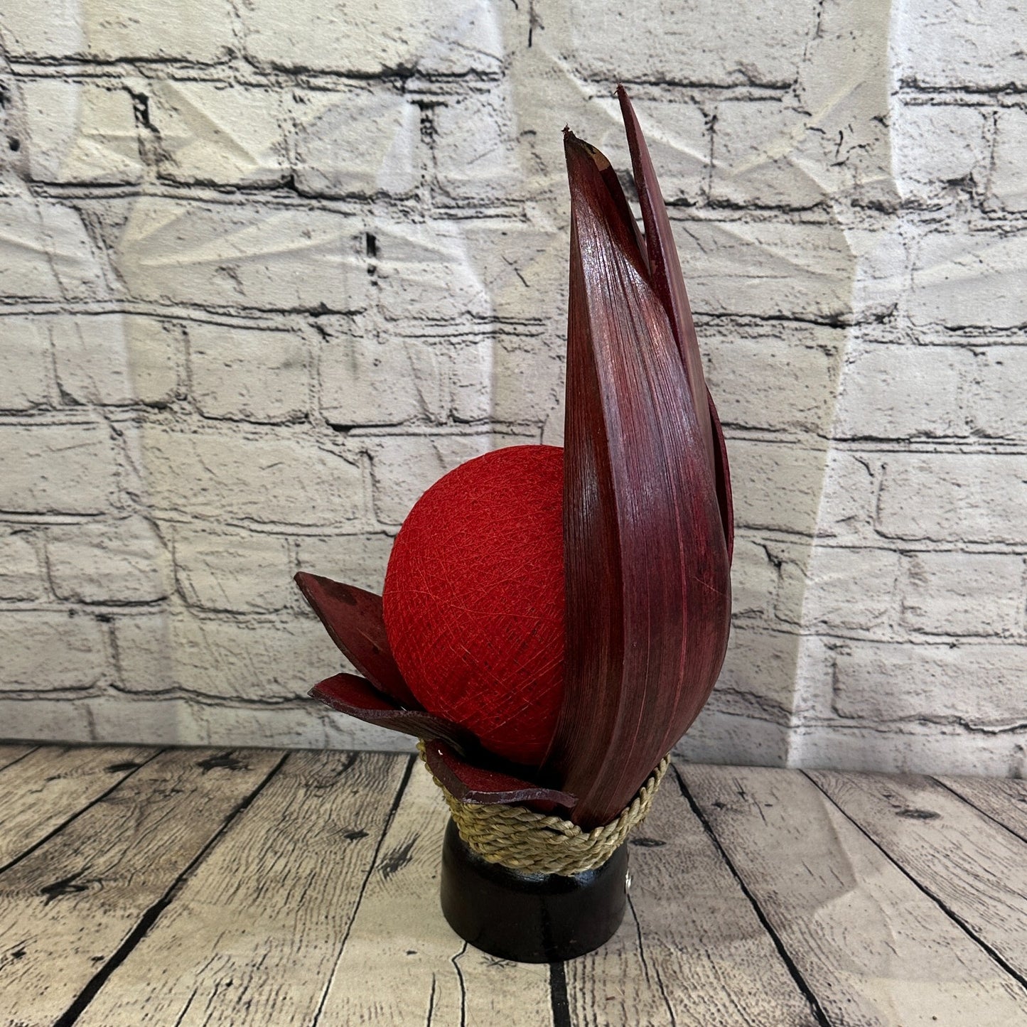 Red Red Leaf Natural 40cm Tall Leaf Lamp Twist LED UK Mains Plug Design 9