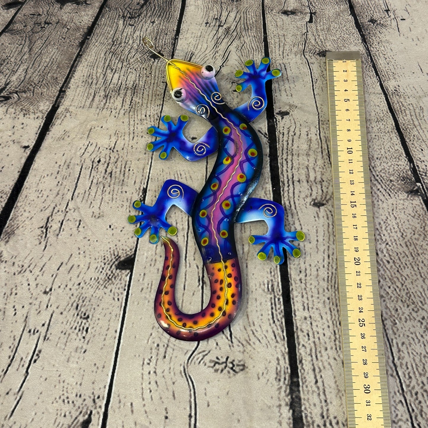 25cm x 12cm Blue Gecko Lizard Metal Tin Wall Hanging Ornament Painted Statue