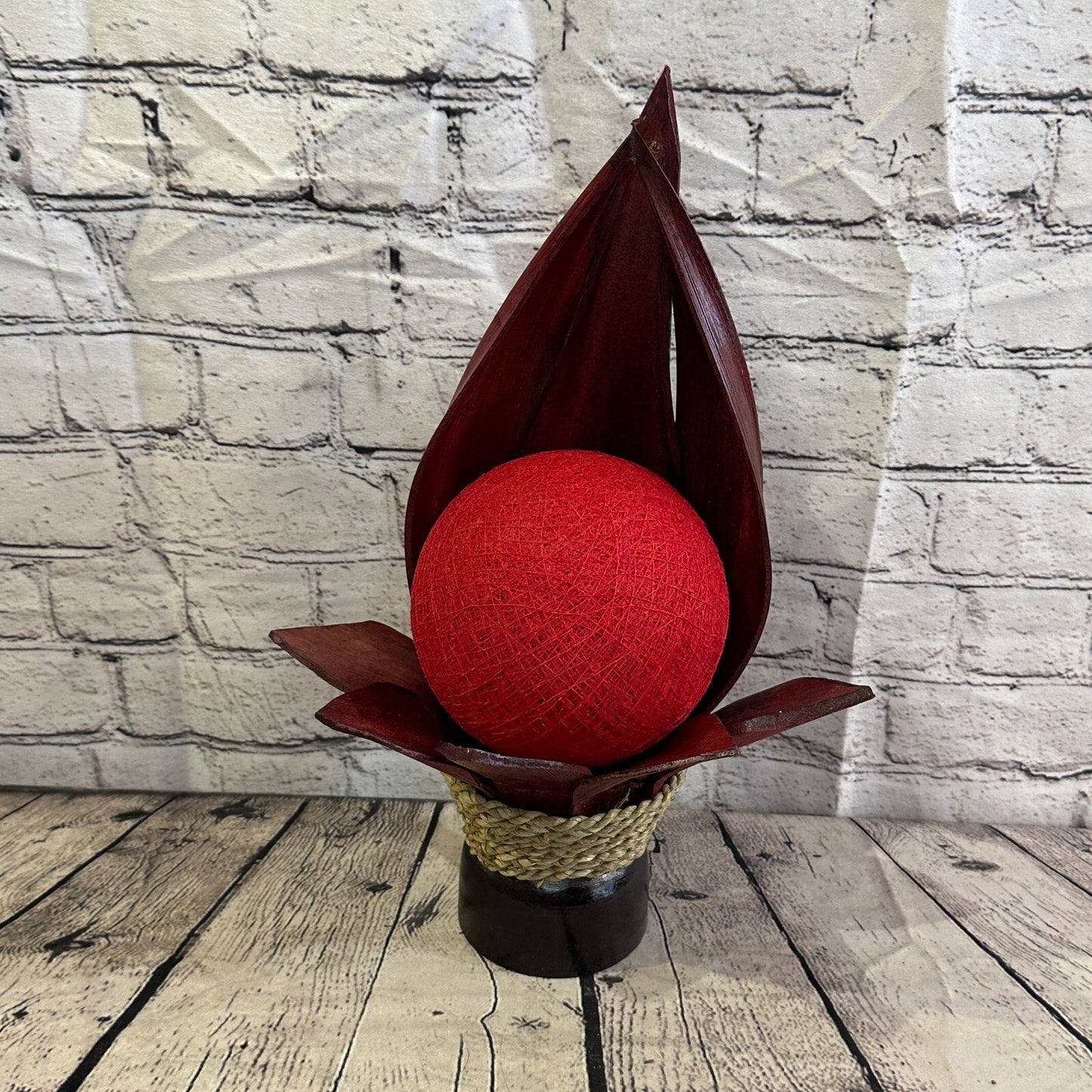 Red Red Leaf Natural 40cm Tall Leaf Lamp Twist LED UK Mains Plug Design 9
