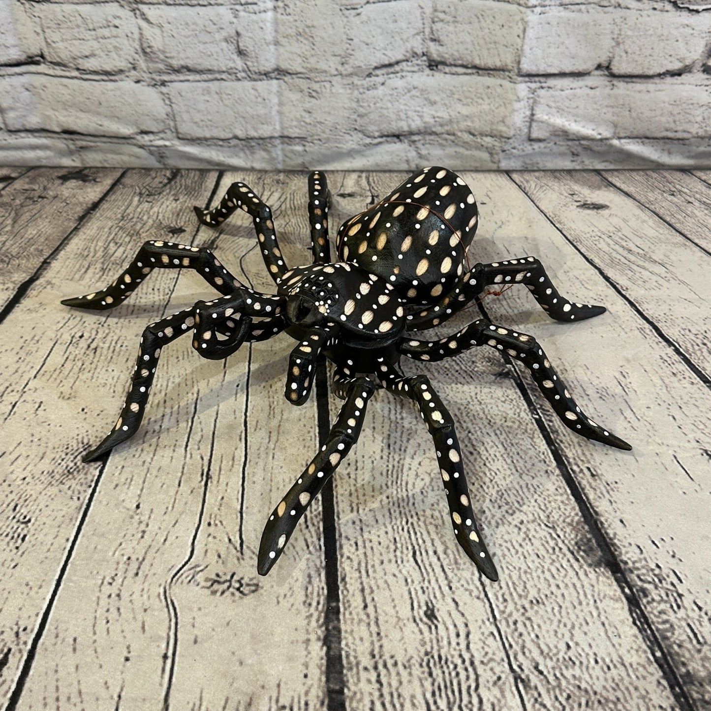 30cm x 25cm Wood Dark Spider Carving Hand Carved Walking Spider Tarantula Statue