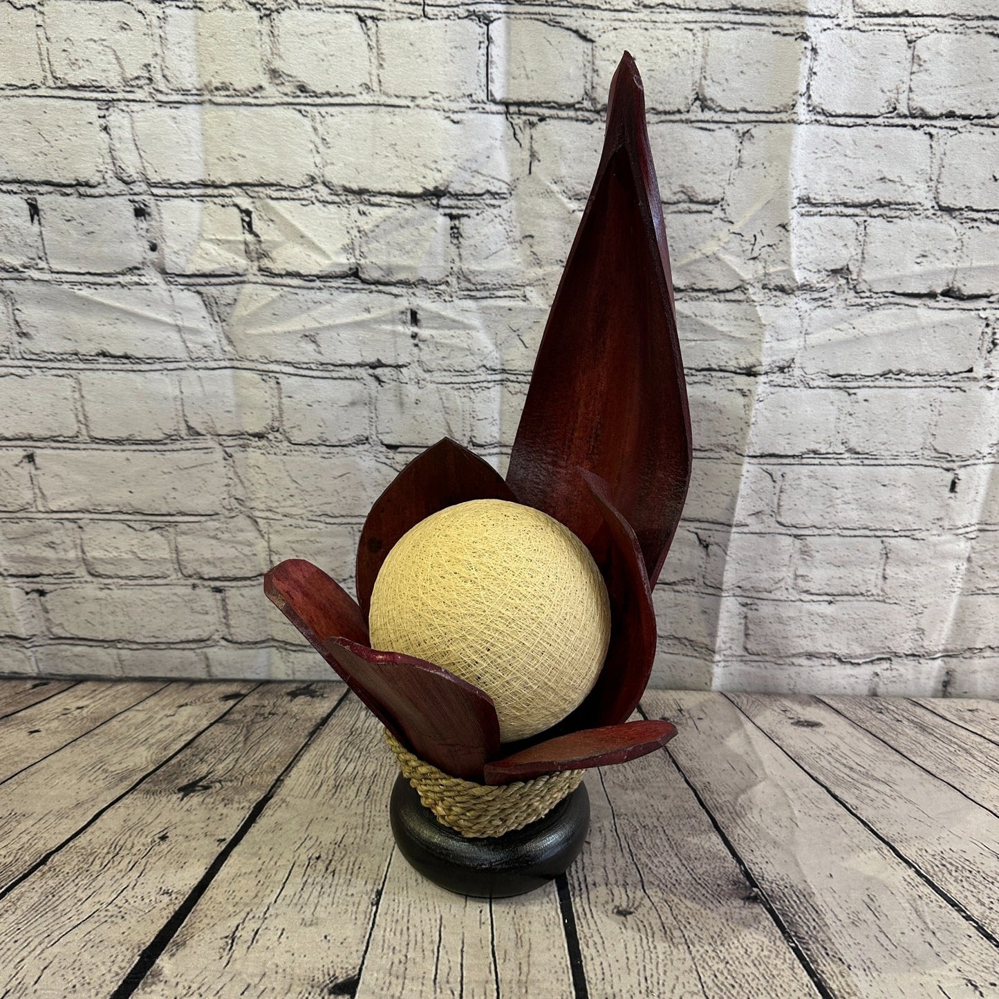 White Red Leaf Natural 45cm Tall Leaf Lamp Twist LED UK Mains Plug Design 7