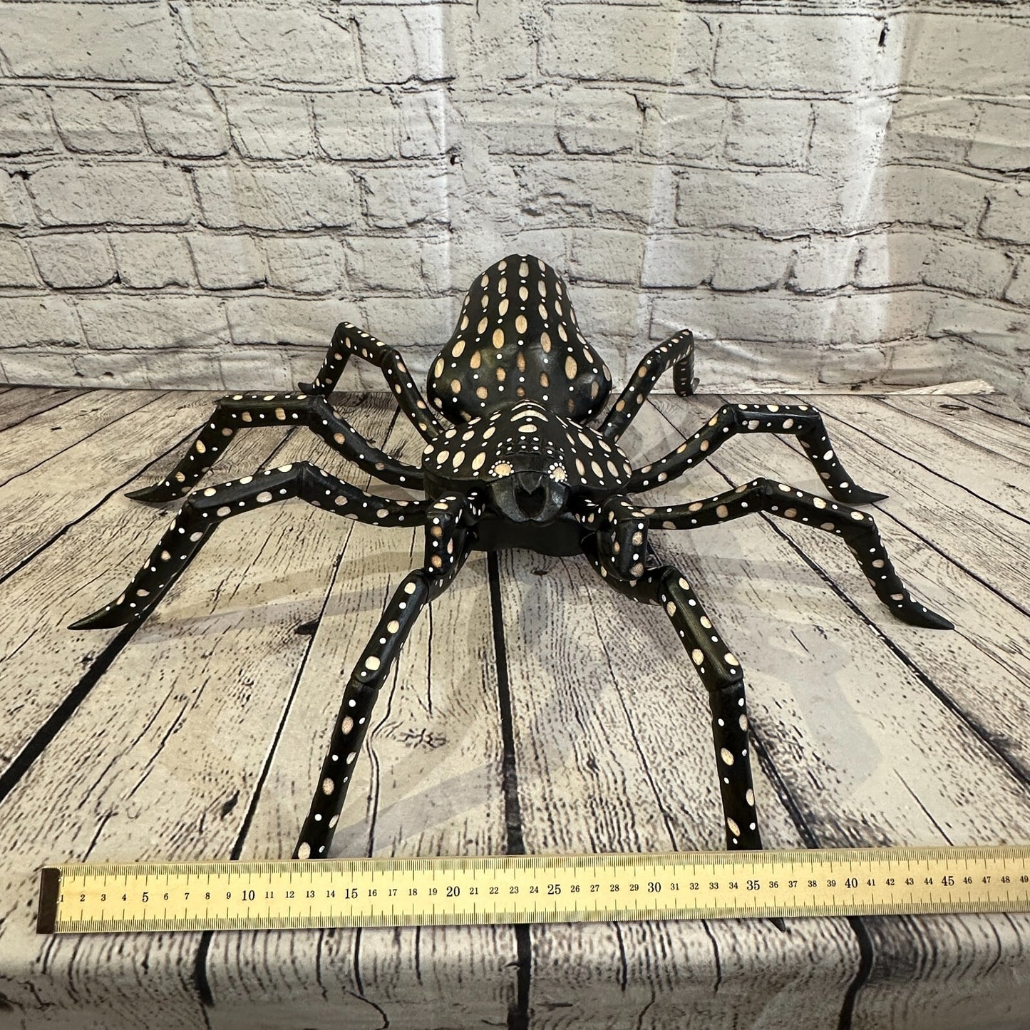 50cm x 45cm Wood Dark Spider Carving Hand Carved Walking Spider Tarantula Statue