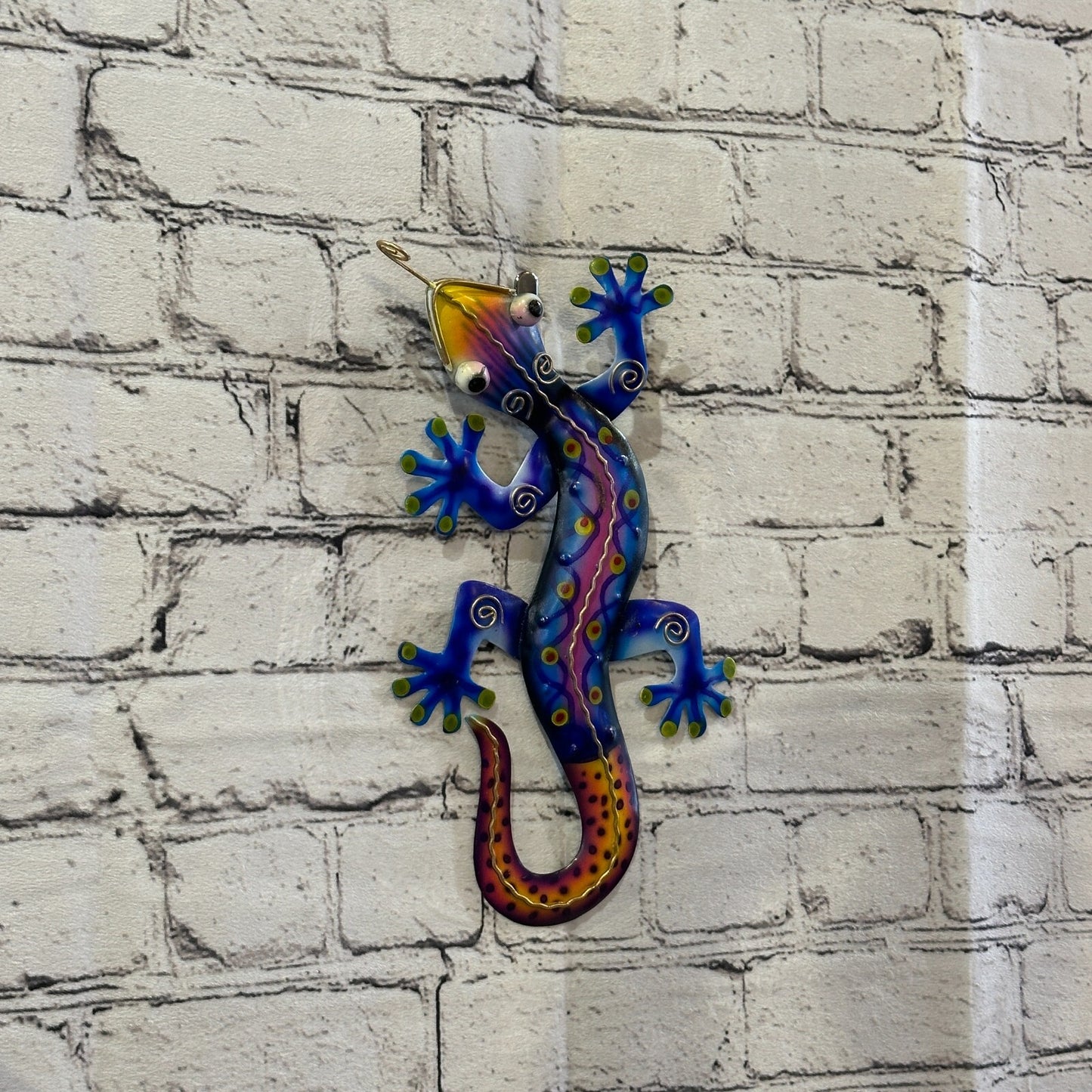 25cm x 12cm Blue Gecko Lizard Metal Tin Wall Hanging Ornament Painted Statue