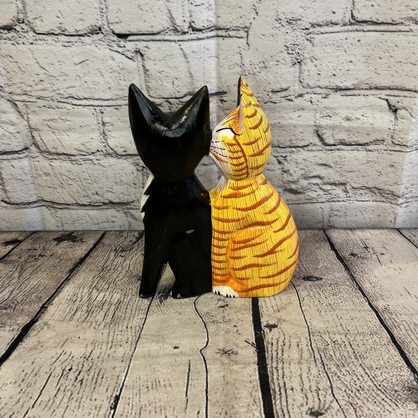 20cm x 15cm Orange / Black Style Painted Wooden Hand Carved Kissing Cat Wooden