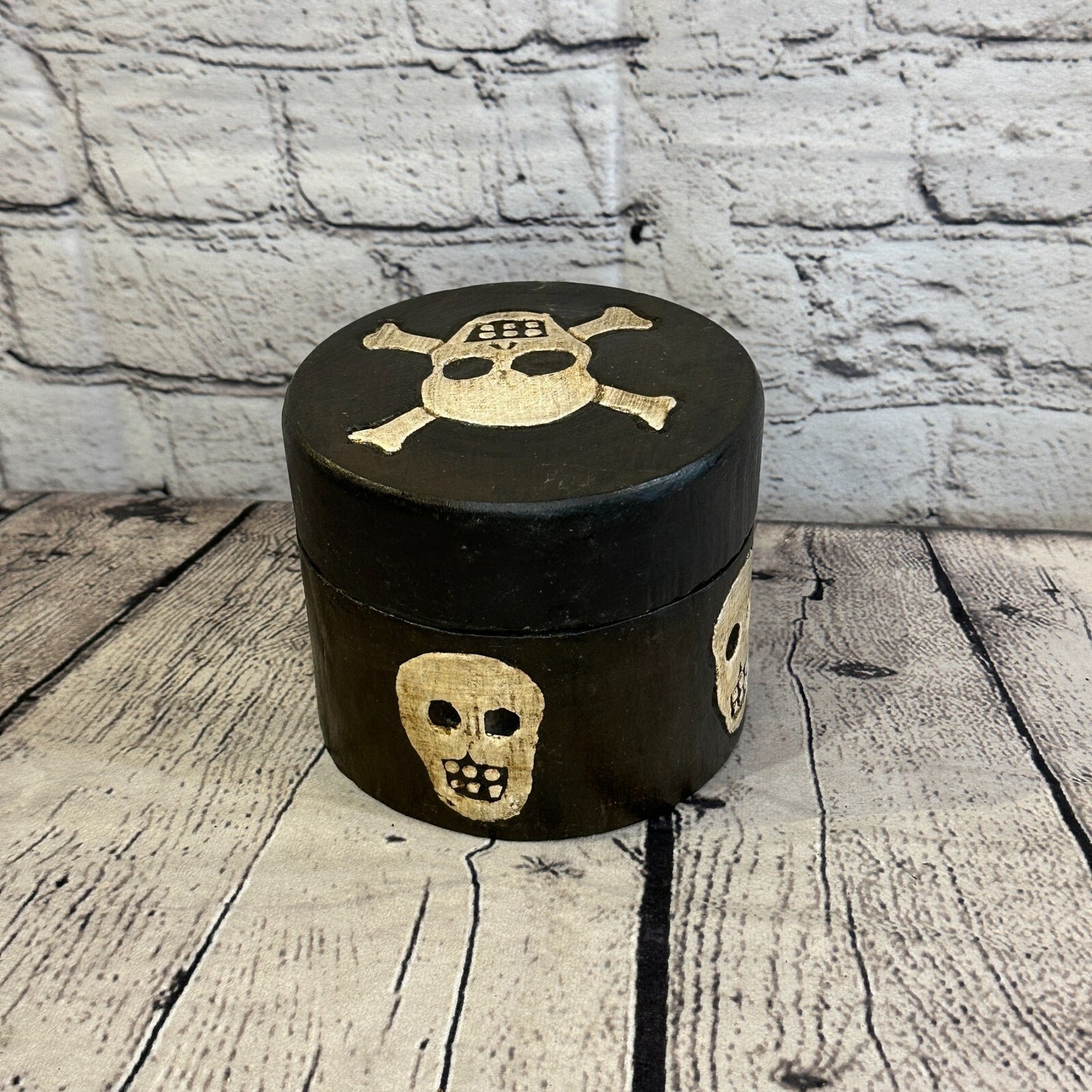 10cm x 10cm x 10cm Cylinde Pirate Wooden Gothic Skeleton Skull Jewellery Box