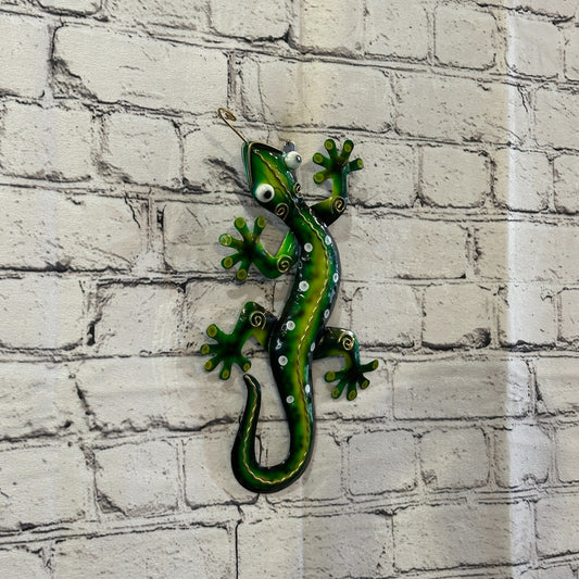 25cm x 12cm Green Gecko Lizard Metal Tin Wall Hanging Ornament Painted Statue