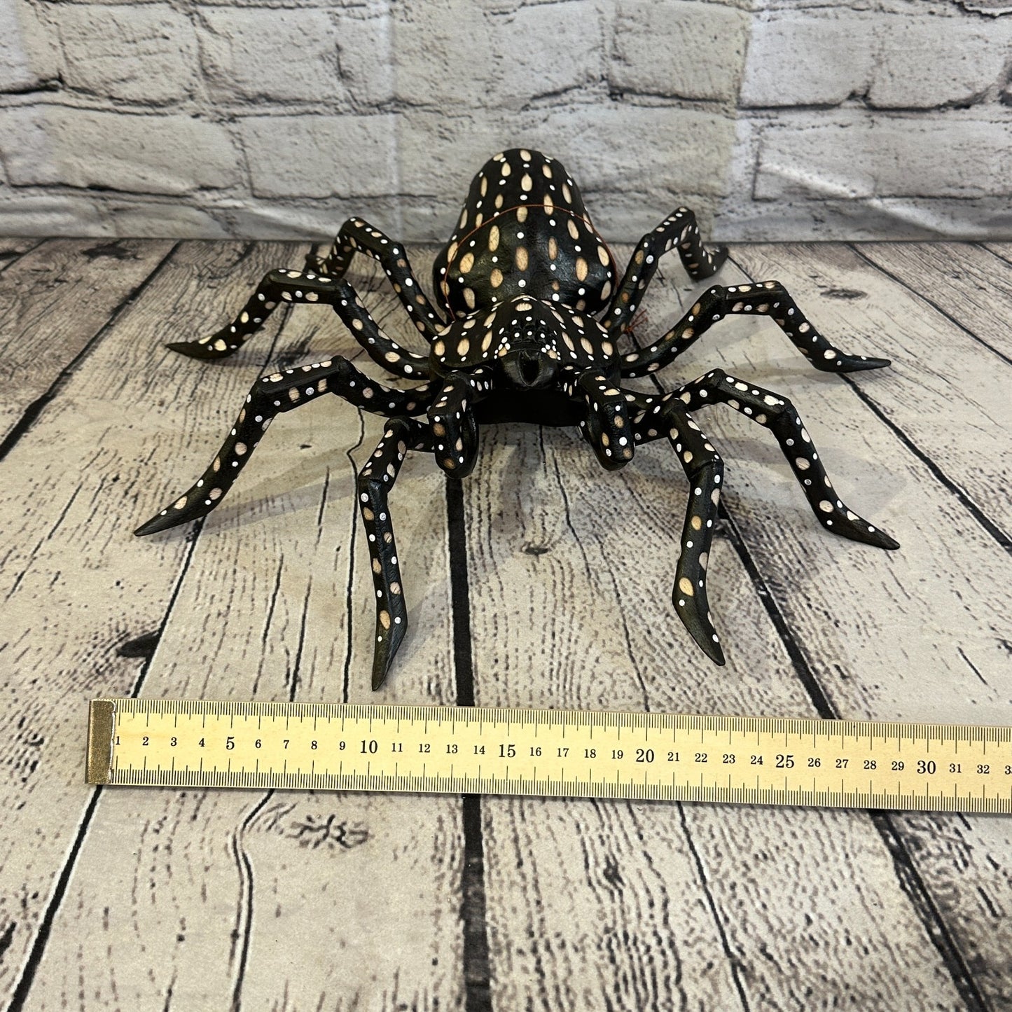 30cm x 25cm Wood Dark Spider Carving Hand Carved Walking Spider Tarantula Statue