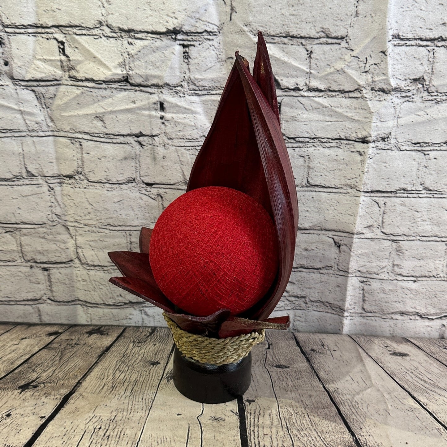 Red Red Leaf Natural 40cm Tall Leaf Lamp Twist LED UK Mains Plug Design 9