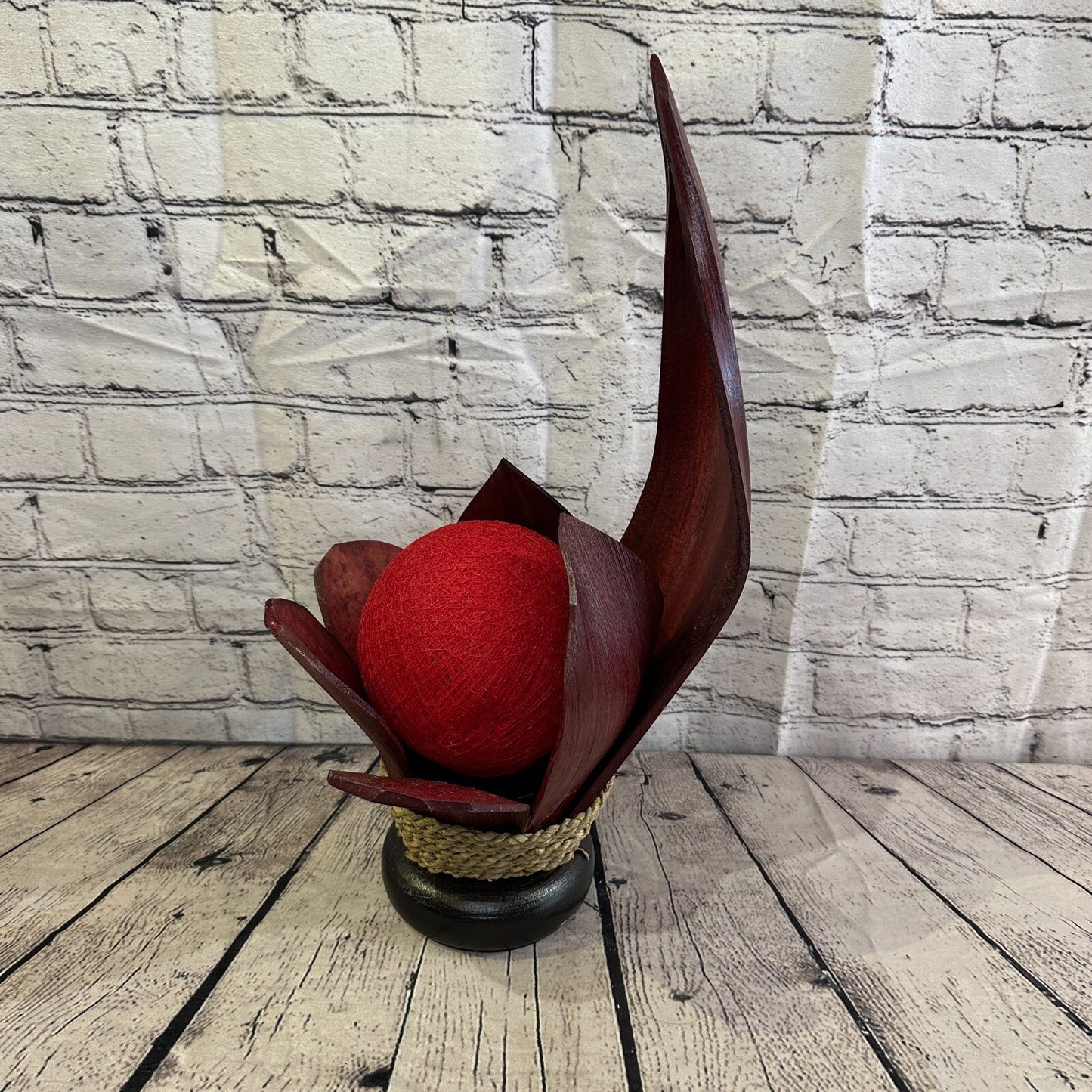 Red Red Leaf Natural 45cm Tall Leaf Lamp Twist LED UK Mains Plug Design 7